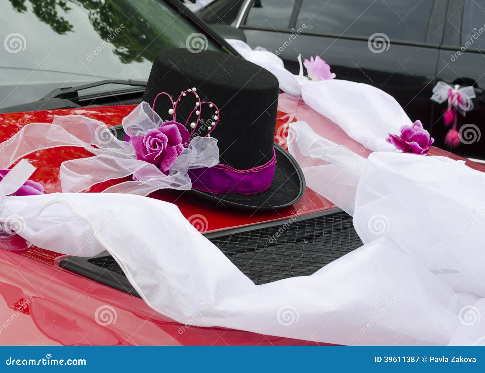 Wedding car decoration stock image. Image of groom, flowers - 39611387