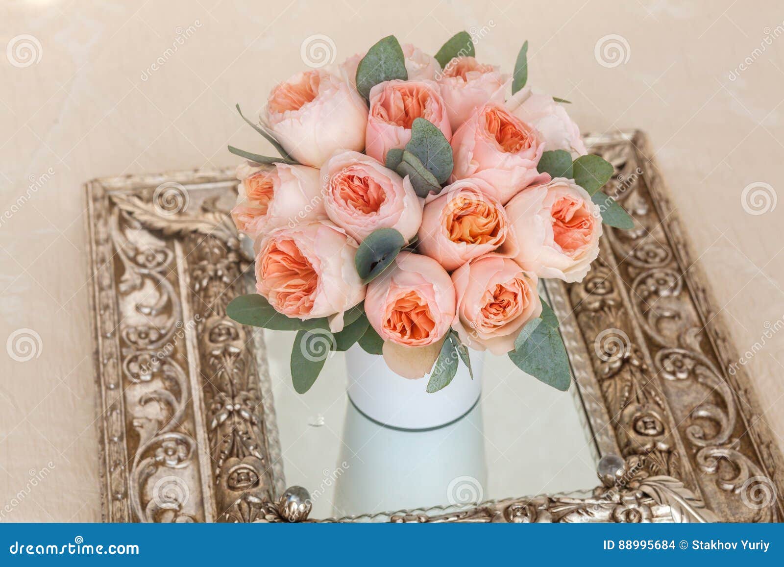 wedding decorating bouquet of pink roses