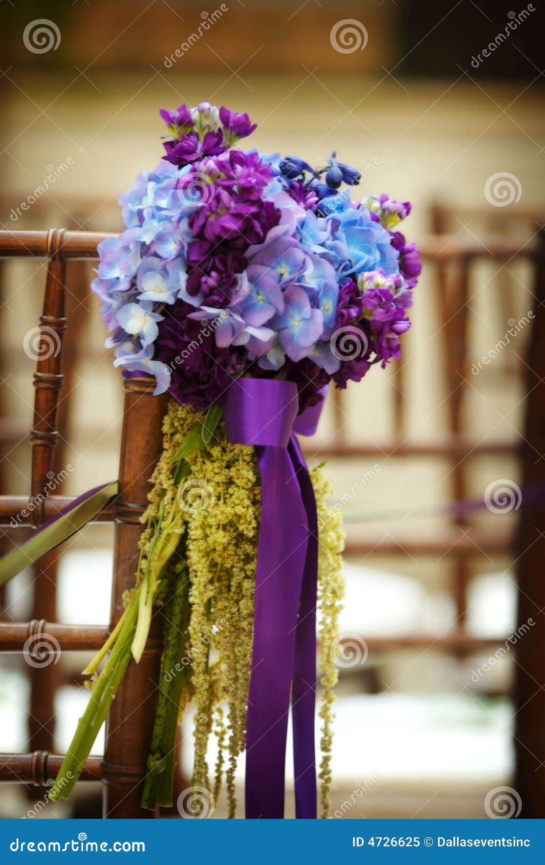 Wedding flowers on seat stock image. Image of decoration 4726625