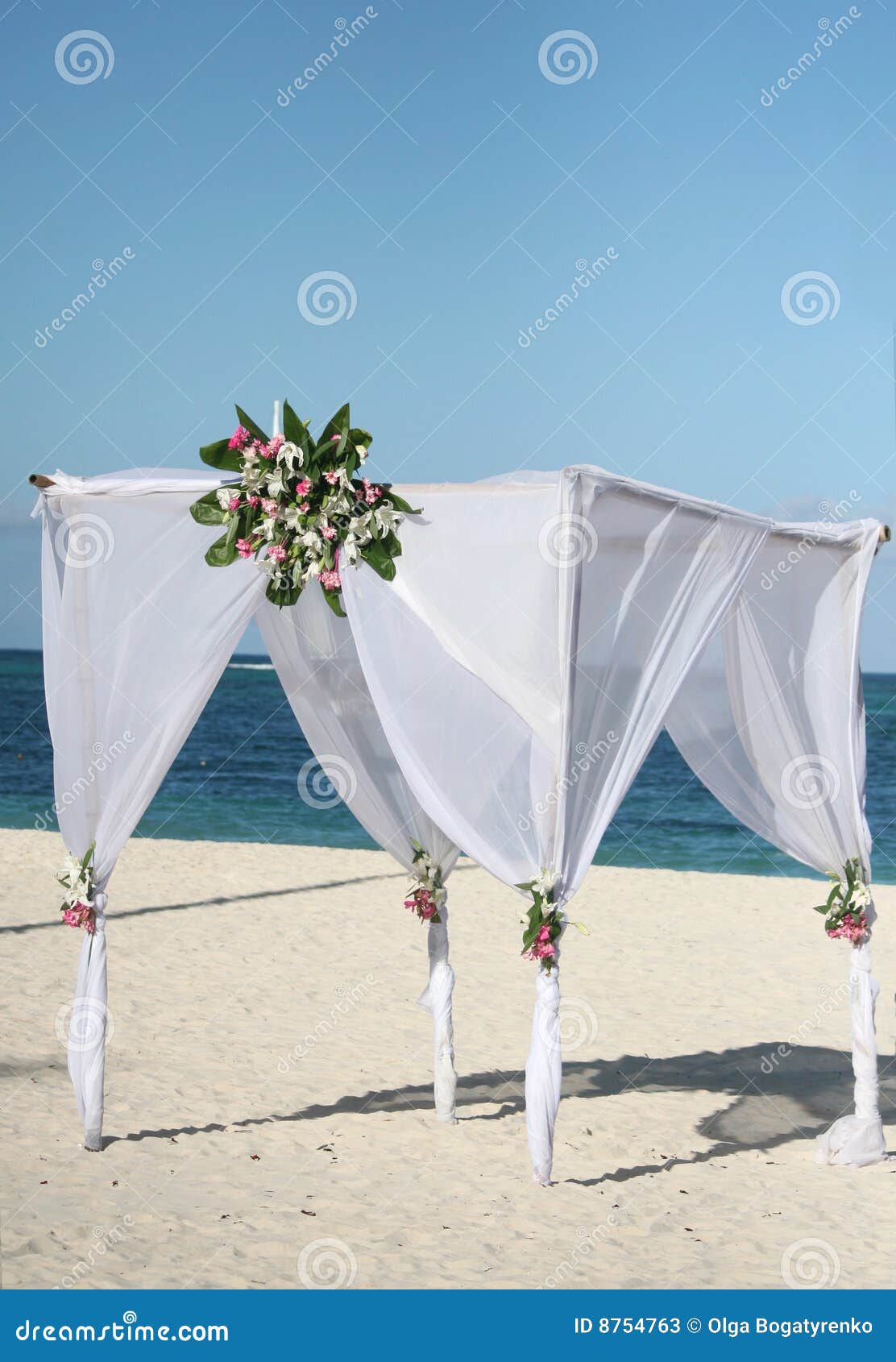 Wedding Gazebo on the Beach Stock Image - Image of outdoors, beachfront
