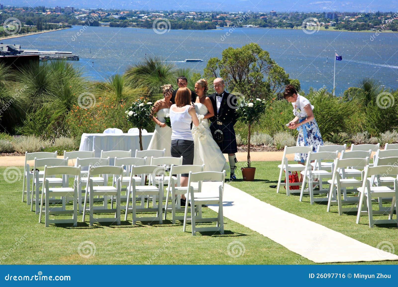 Wedding in King S Park,Perth Editorial Photo Image of green, playful