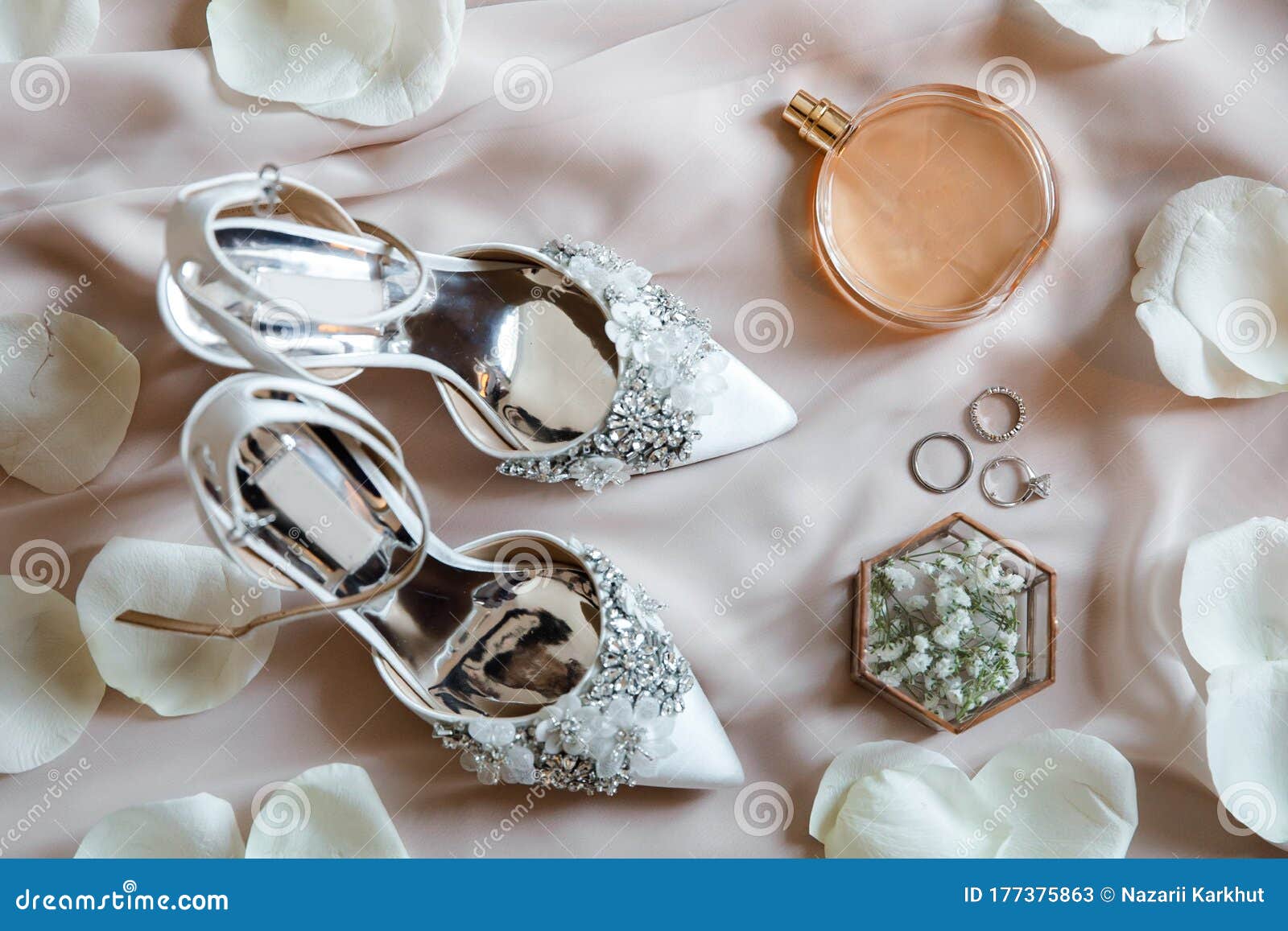Wedding Morning Preparation. Wedding Bride Accessories. Bridal Bouquet ...