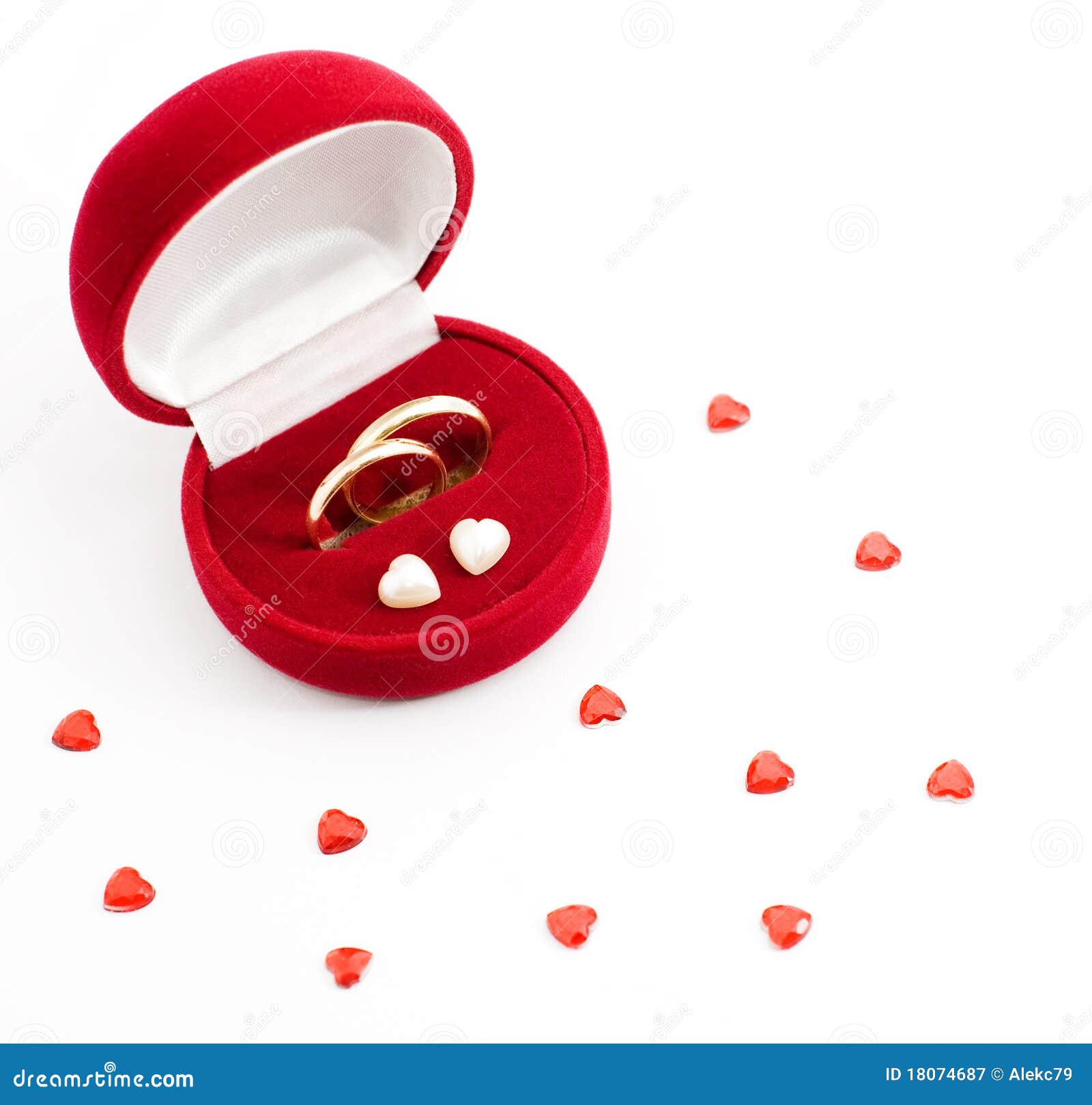 Wedding ring in a gift box stock image. Image of bright 18074687