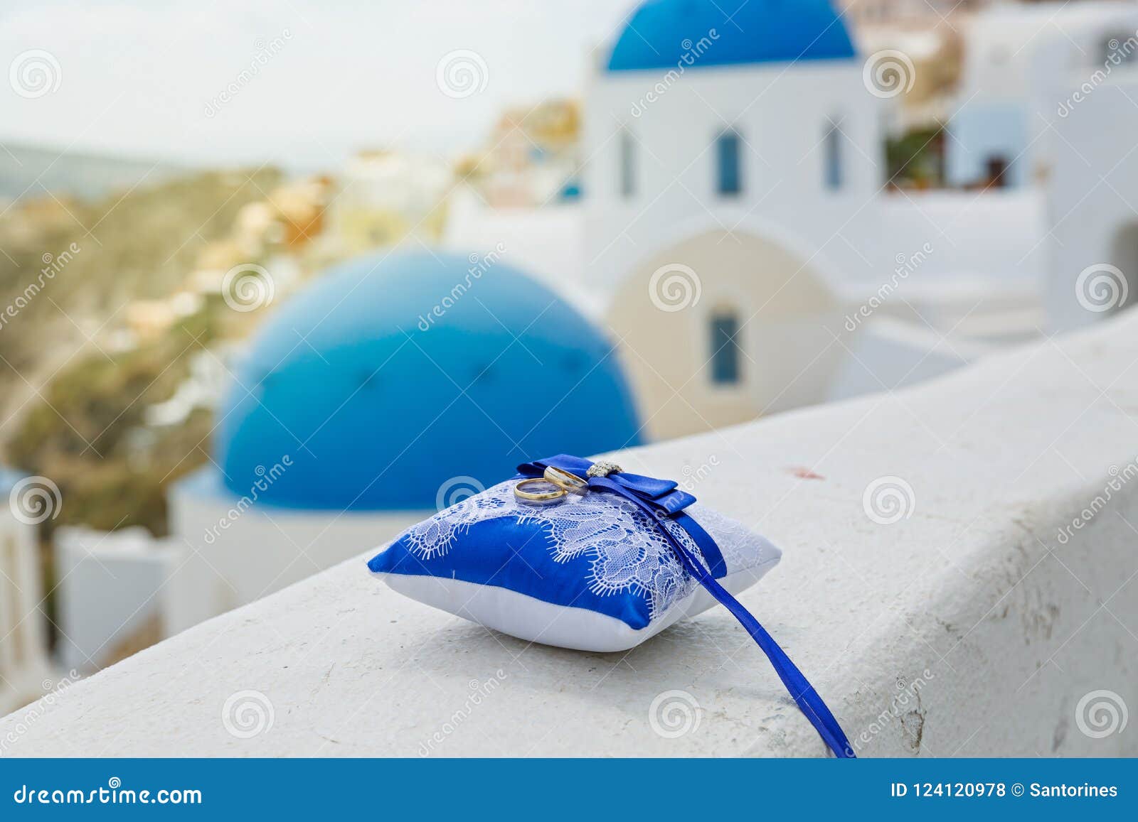 Wedding in Santorini stock photo. Image of beauty, pillow - 124120978
