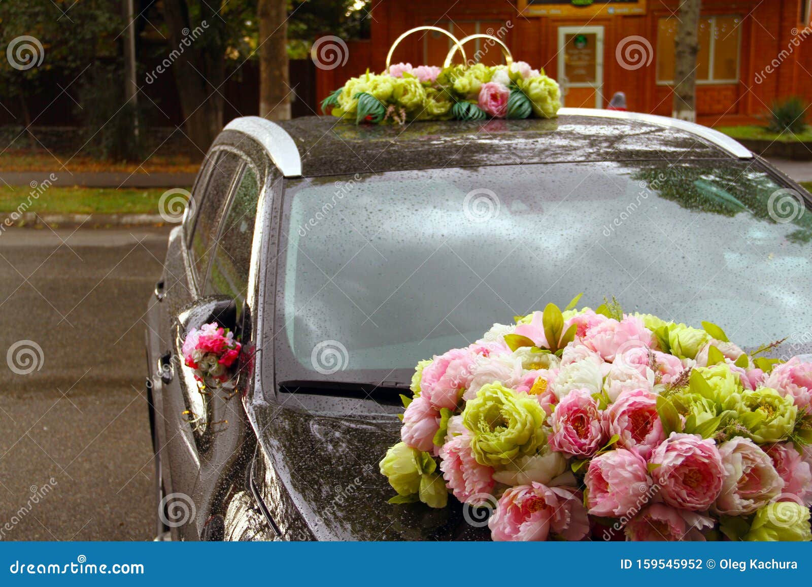 Wedding. Wedding Rings on a Wedding Car Stock Photo - Image of flower ...