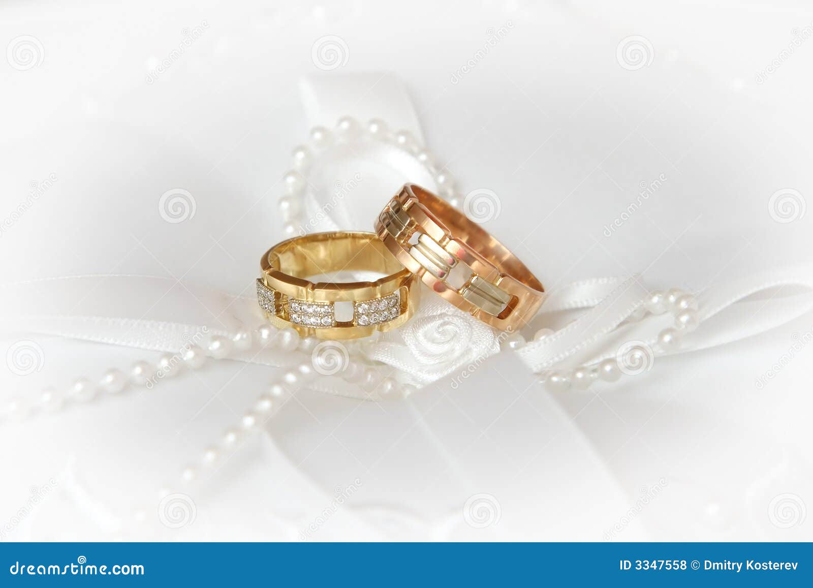 wedding rings (closeup)
