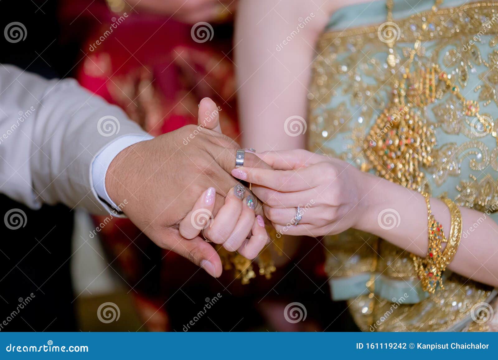 Mariage Bague: Over 24,847 Royalty-Free Licensable Stock Photos |  Shutterstock