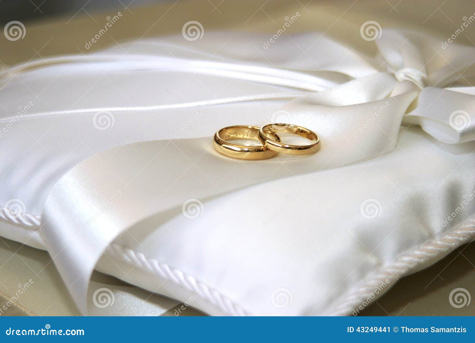 Wedding Rings on White Satin Pillow Stock Image Image of unite, rings