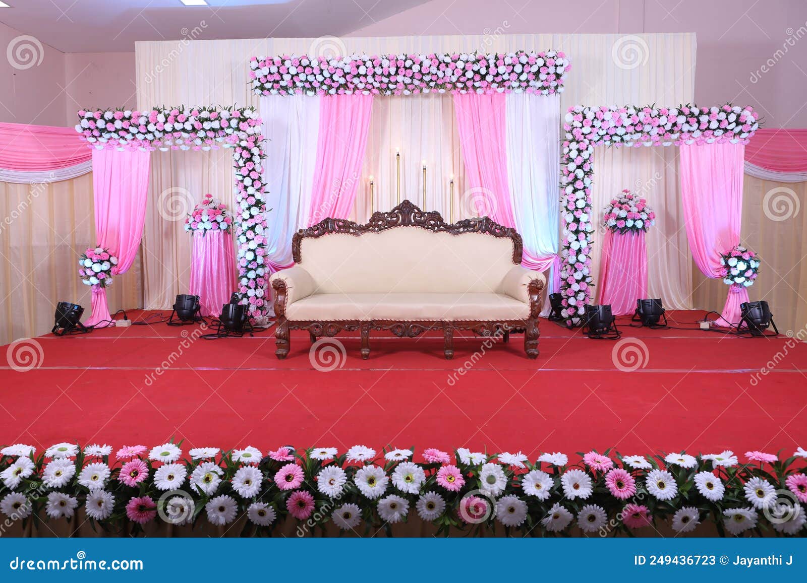 Image of Wedding Reception Stage With Flower Decoration-ZI295176-Picxy