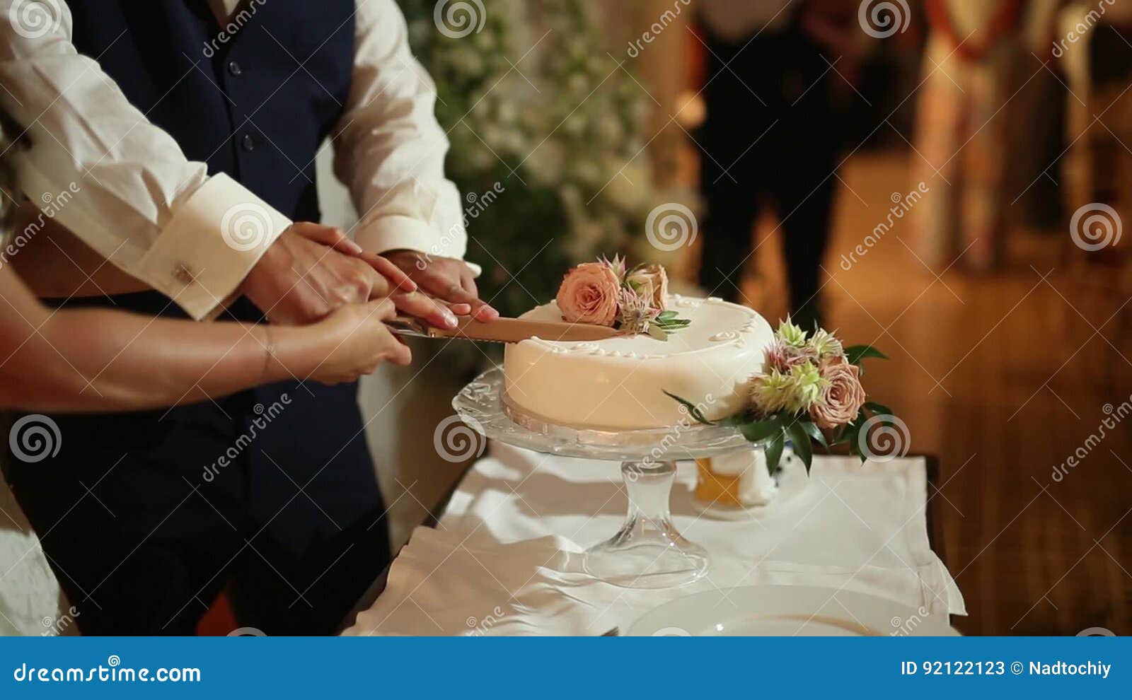 Wedding Tradition the Cutting of the Wedding Cake Bride and Gr Stock