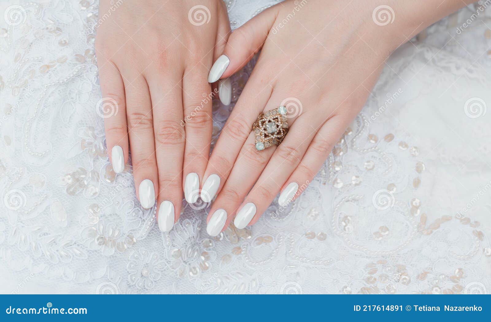 30 Short Bridal Nails for the Perfect Wedding Look - Uptown Girl