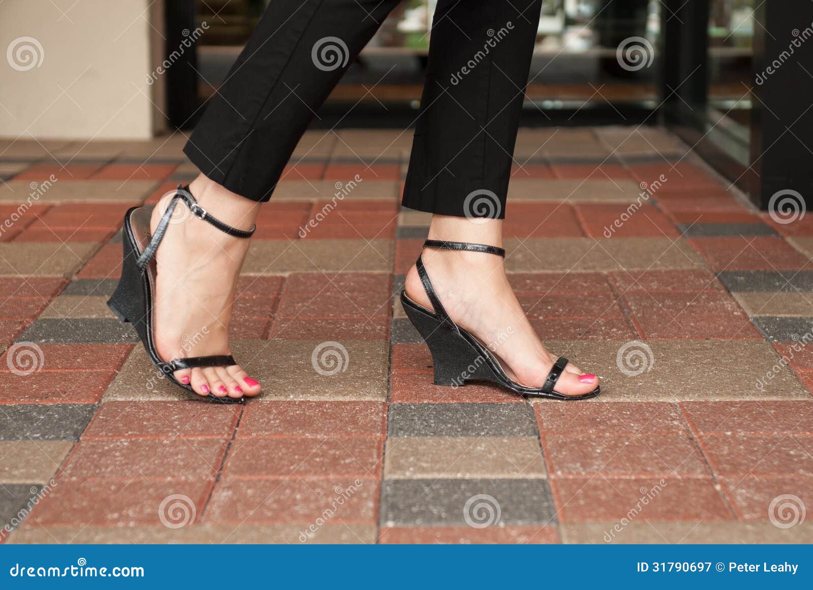 pavers wedge shoes