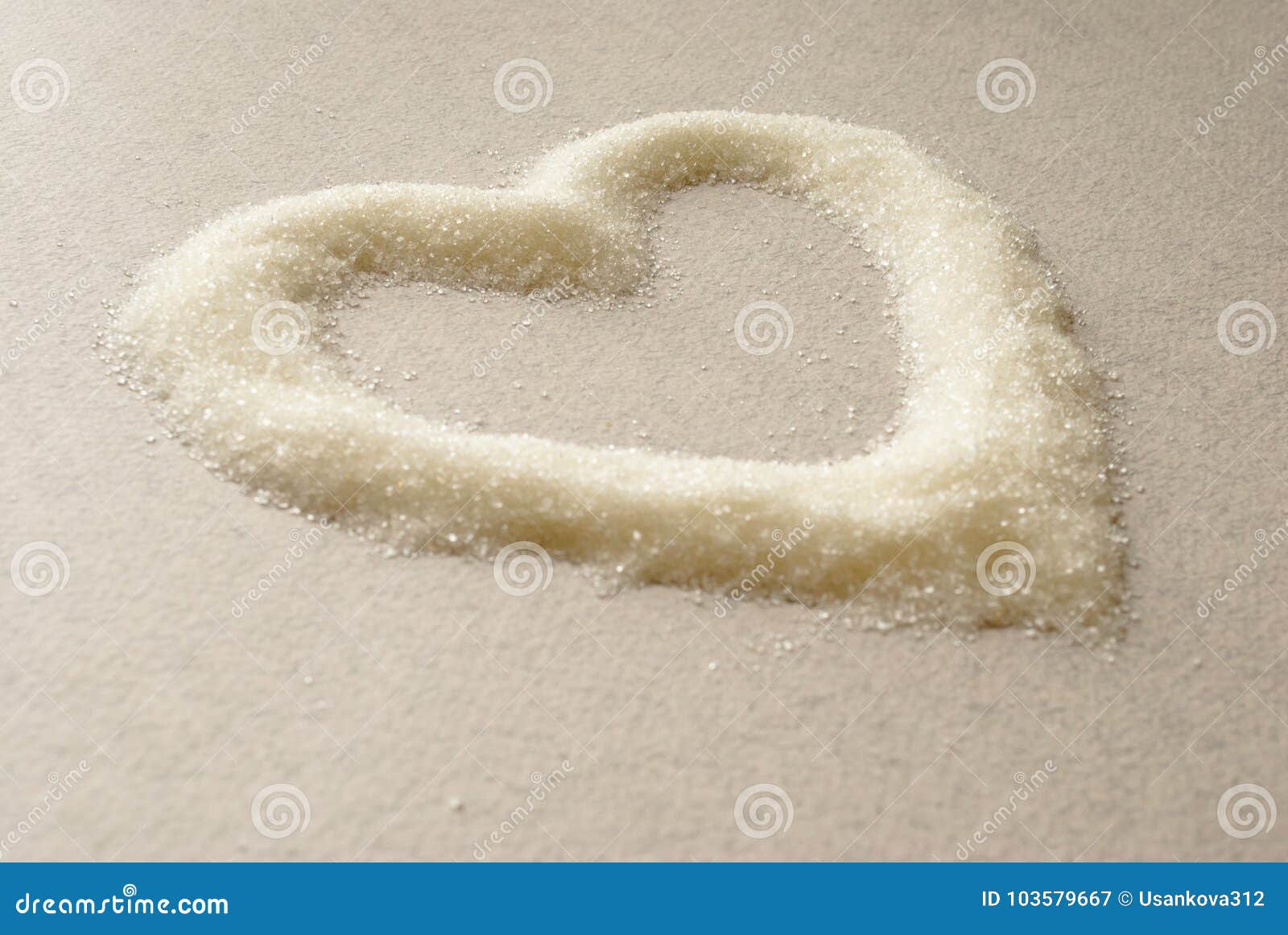 Weisses Herz Gegossen Mit Zucker Liebe Des Zuckers Liebevoller Name Von Geliebten Stockbild Bild Von Weisses Zucker