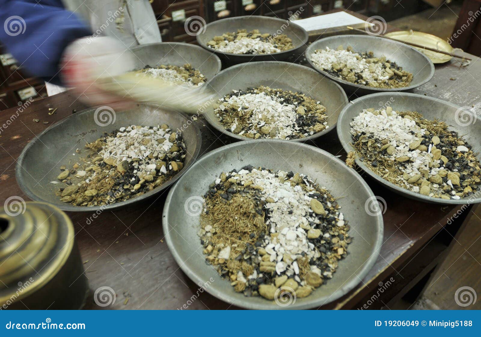 Weigh Chinese medicine stock image. Image of price, herbal 19206049