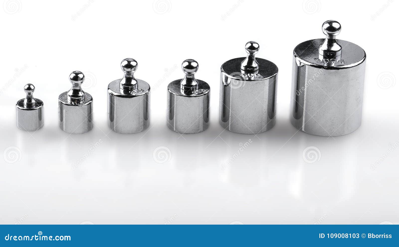 https://thumbs.dreamstime.com/z/weights-laboratory-scales-white-background-weights-laboratory-scales-white-background-109008103.jpg