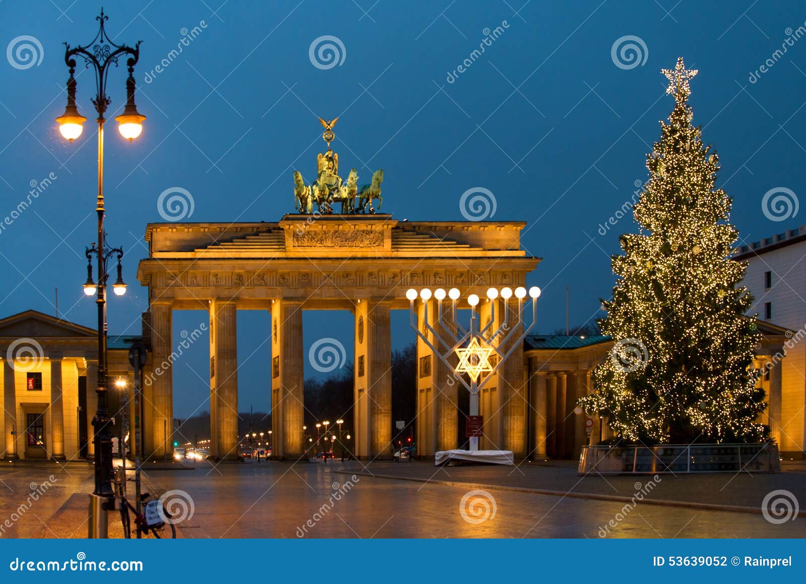 Weihnachten Am Brandenburger Tor In Berlin Deutschland Stockfoto Bild Von Ikonenhaft Europaisch 53639052