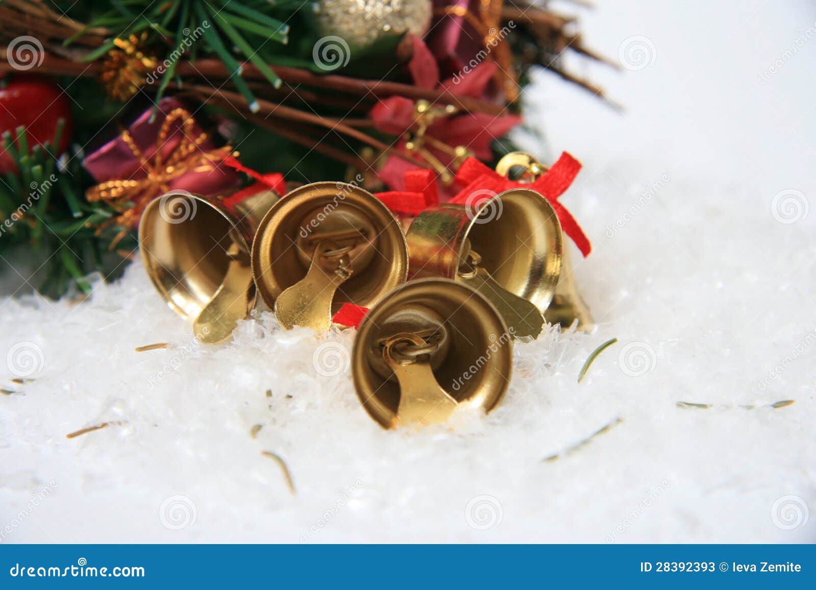 Weihnachtsglocken stockbild. Bild von golden, dekorativ - 28392393
