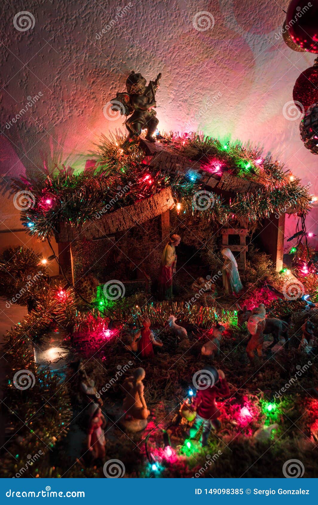 Yalikop Weihnachtskrippe Outdoor Mit LED-Beleuchtung - 111,8 Cm Große Krippenszene