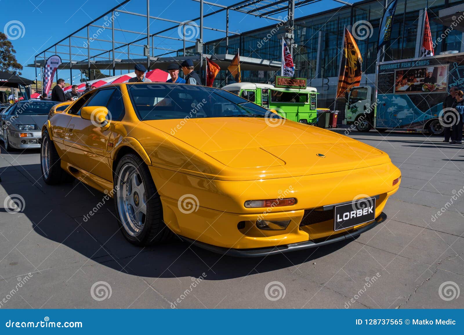 Weinlese Gelbes Lotus Auto Bei Motorclassica Redaktionelles Bild Bild Von Ausstellung Lotos 128737565