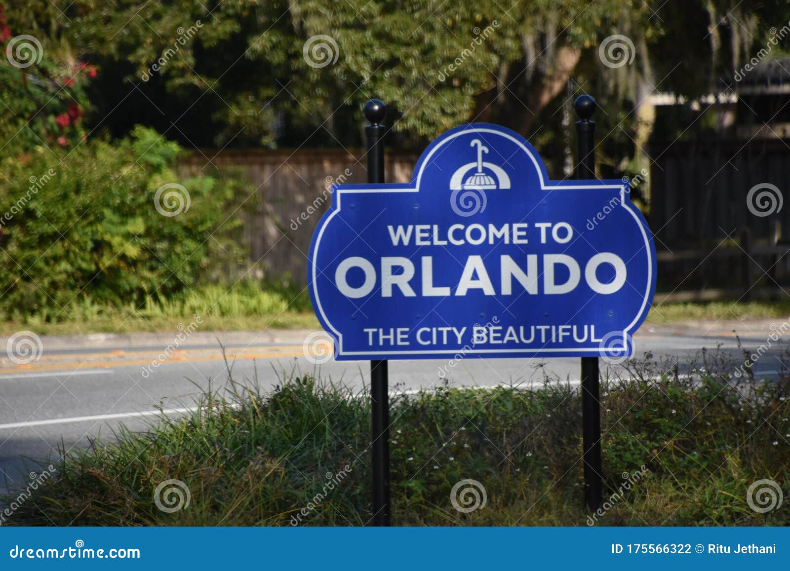 Car Main Entrance and Welcome Sign for Universal Orlando Resort Parking  Garage Editorial Photography - Image of business, architecture: 203589987