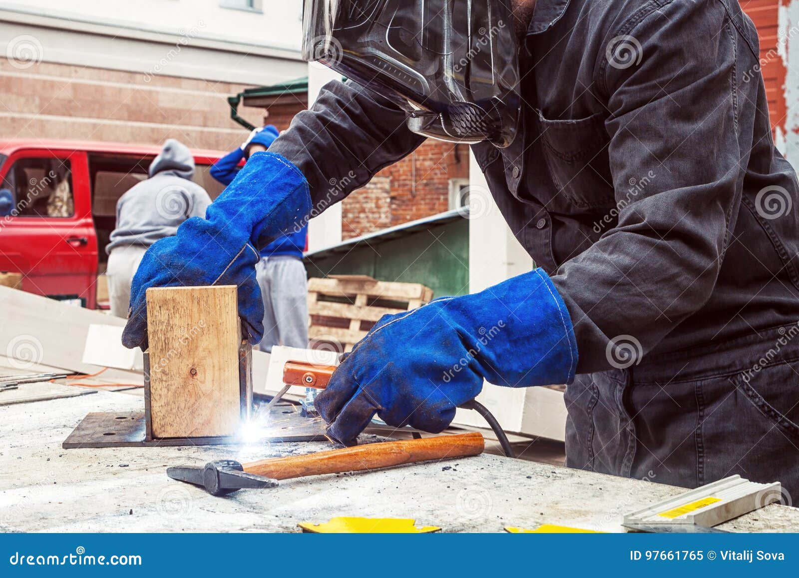 Construction Uniform Stock Illustrations – 23,911 Construction Uniform  Stock Illustrations, Vectors & Clipart - Dreamstime