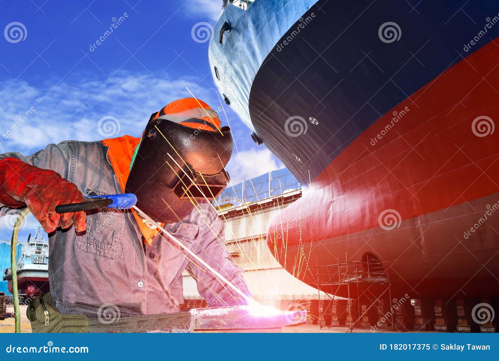 welding ship repair in shipyard thailand.