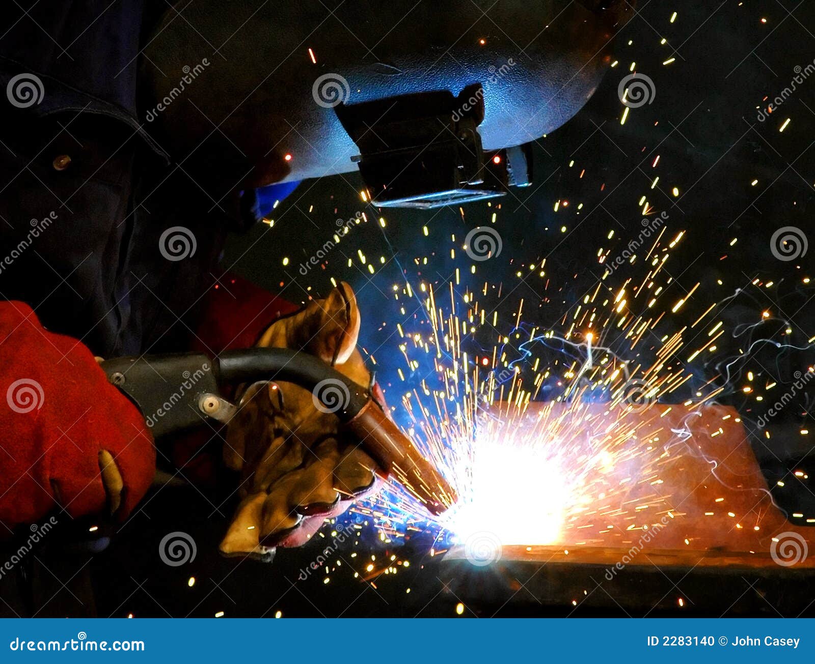 welding steel and sparks