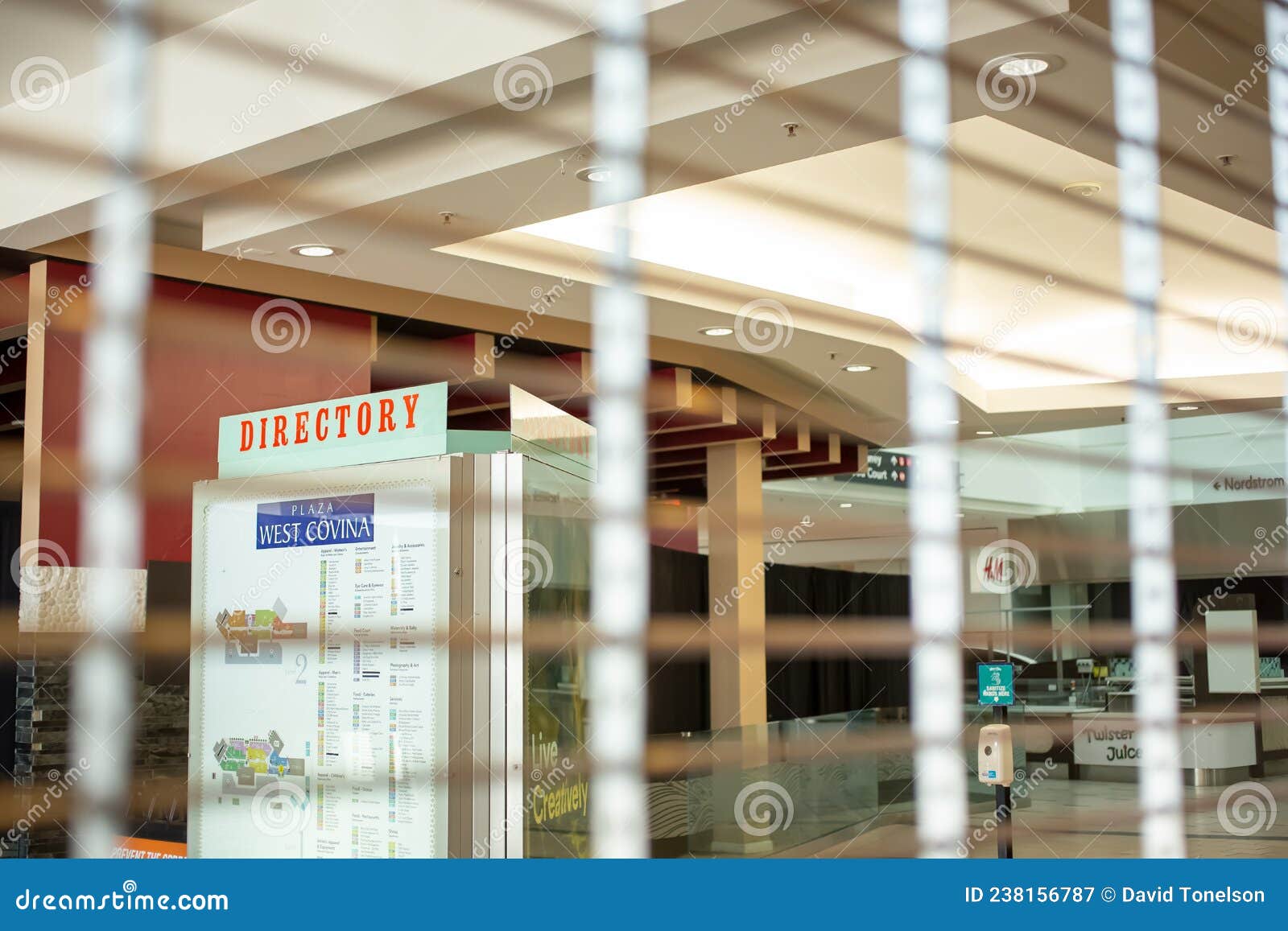 Mall directory hi-res stock photography and images - Alamy