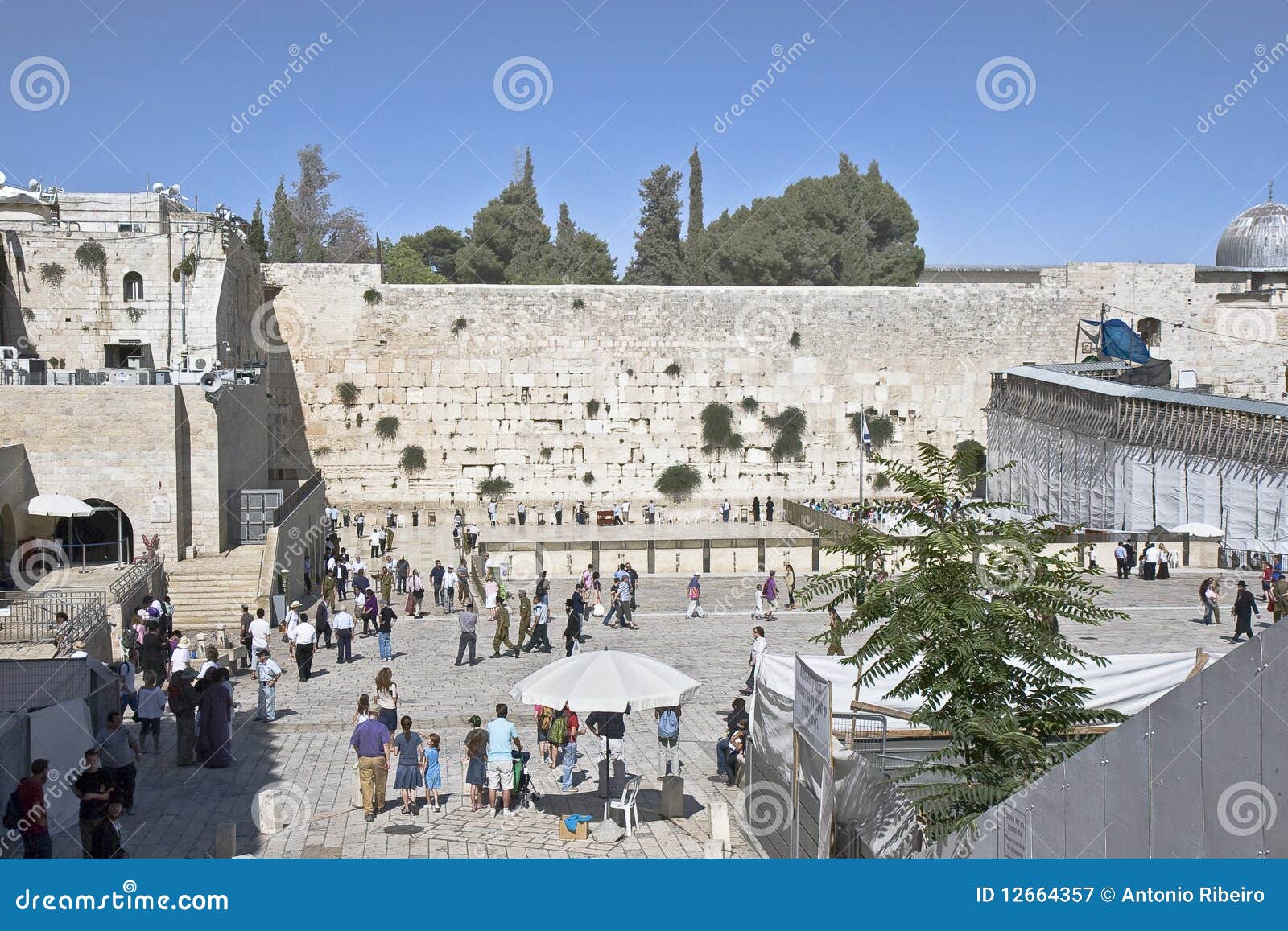 Western Wall Plaza editorial photography. Image of worship 12664357