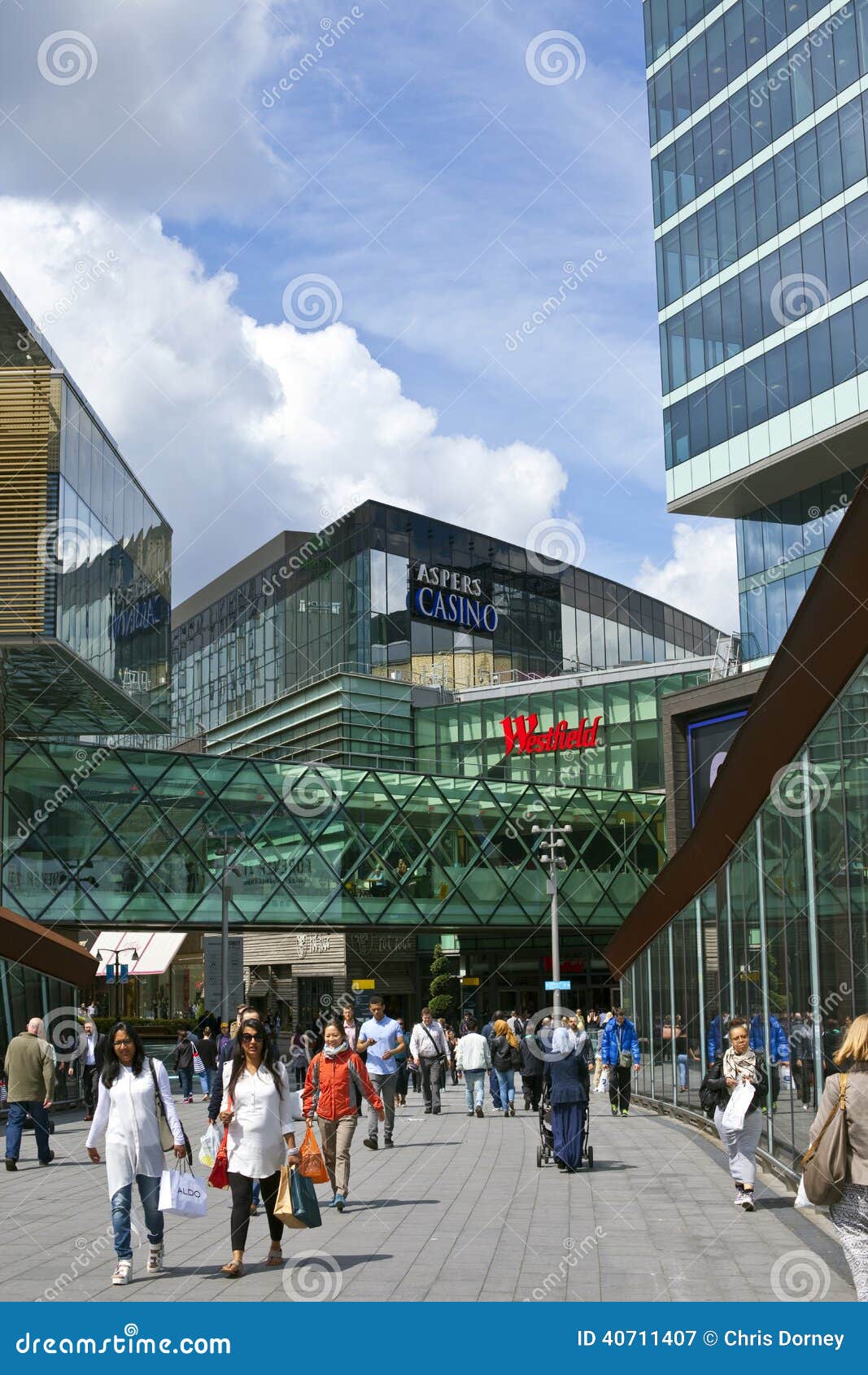 Westfield Stratford City Shopping Centre in London Editorial Photography -  Image of city, landmarks: 40711407