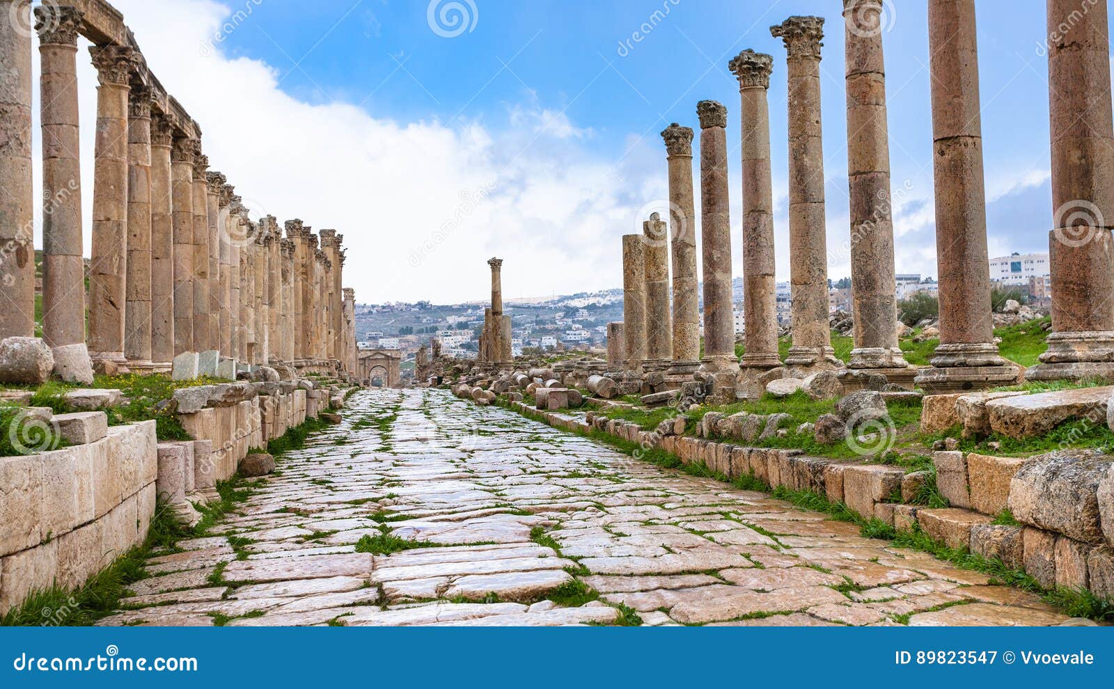 wet cardo maximus road in jerash ancient gerasa