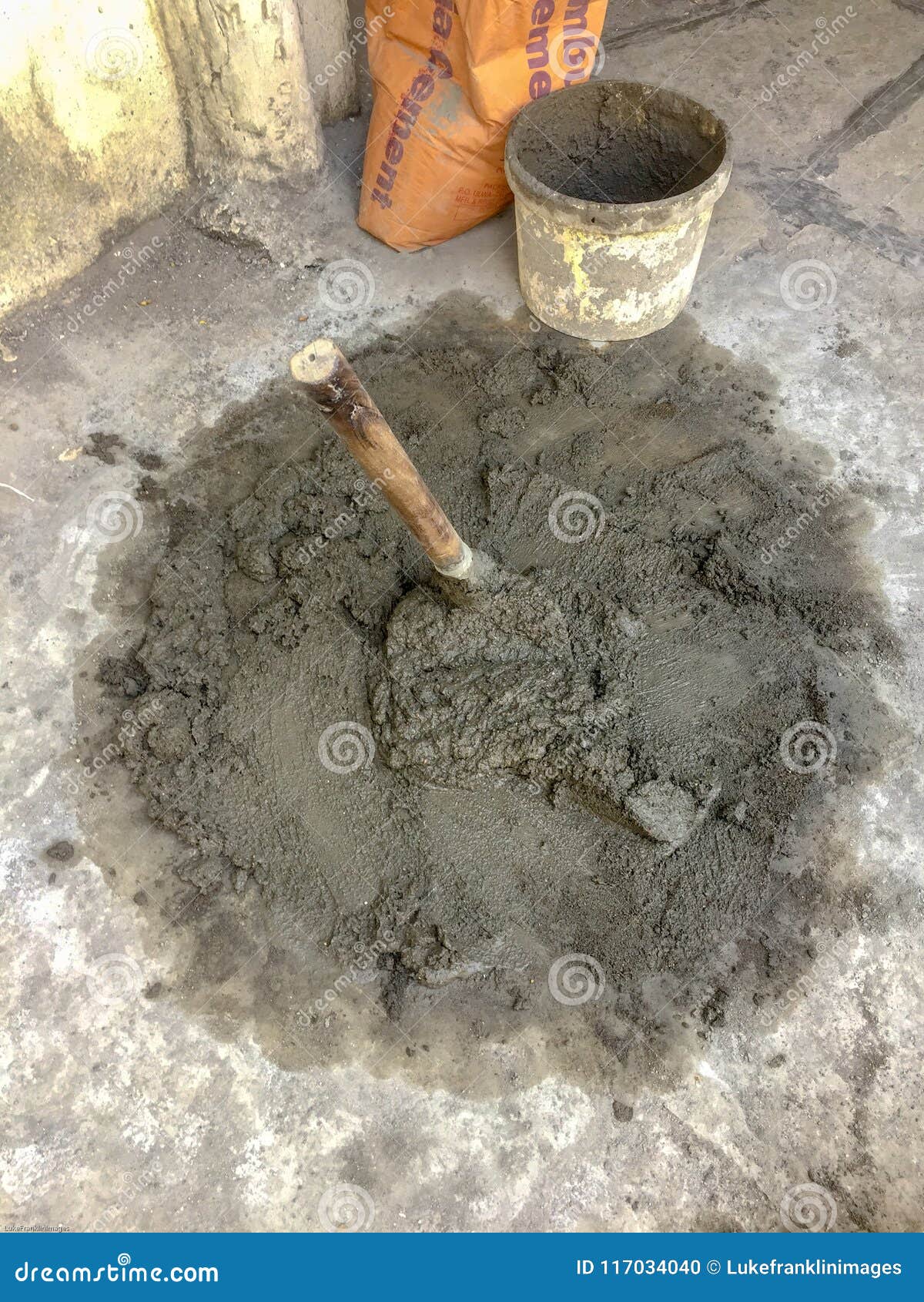 Wet Cement Mix for Construction Work Stock Photo - Image of jobs, concrete:  117034040