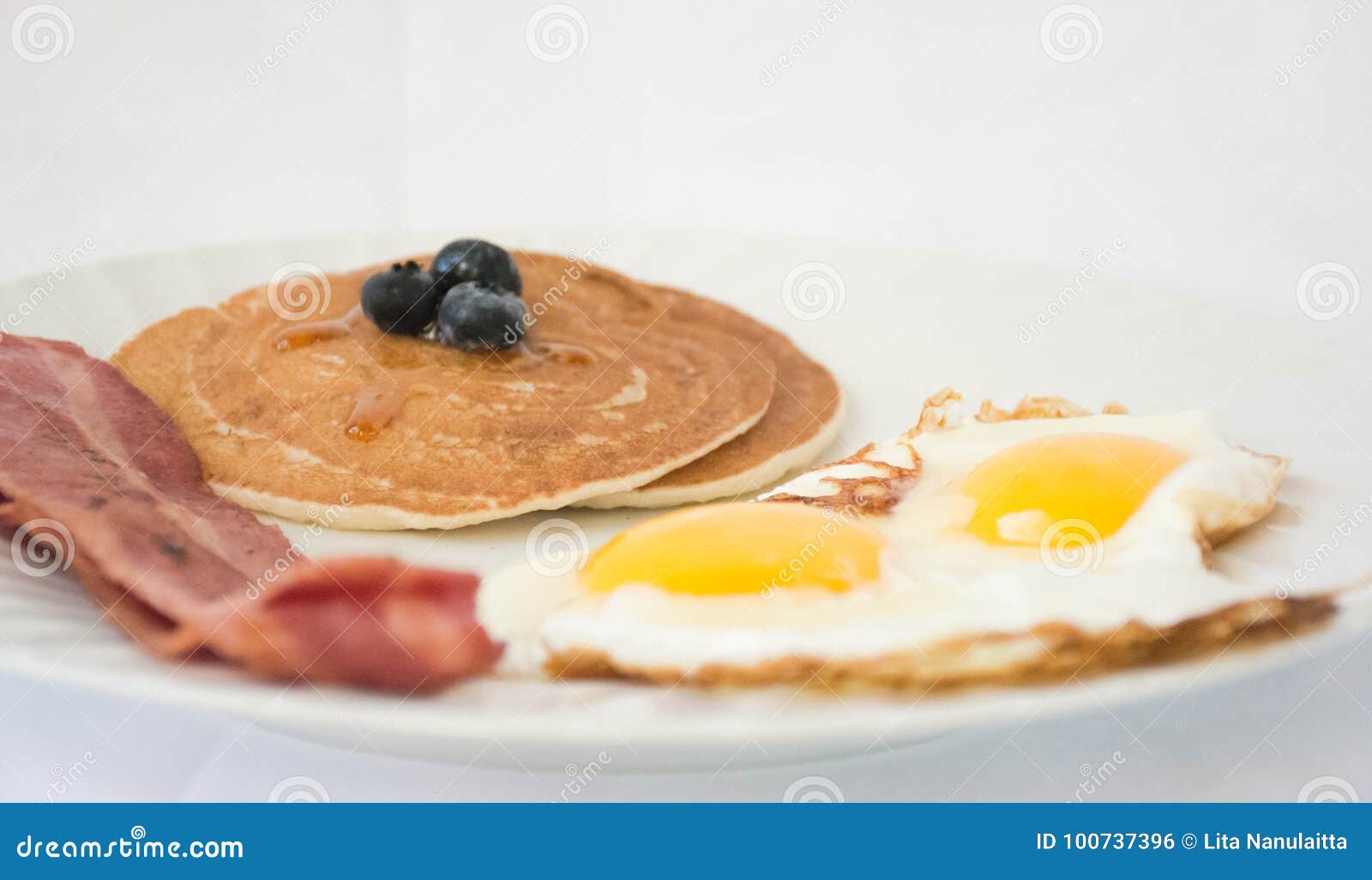 What to cook for Breakfast stock photo. Image of hotmeal - 100737396