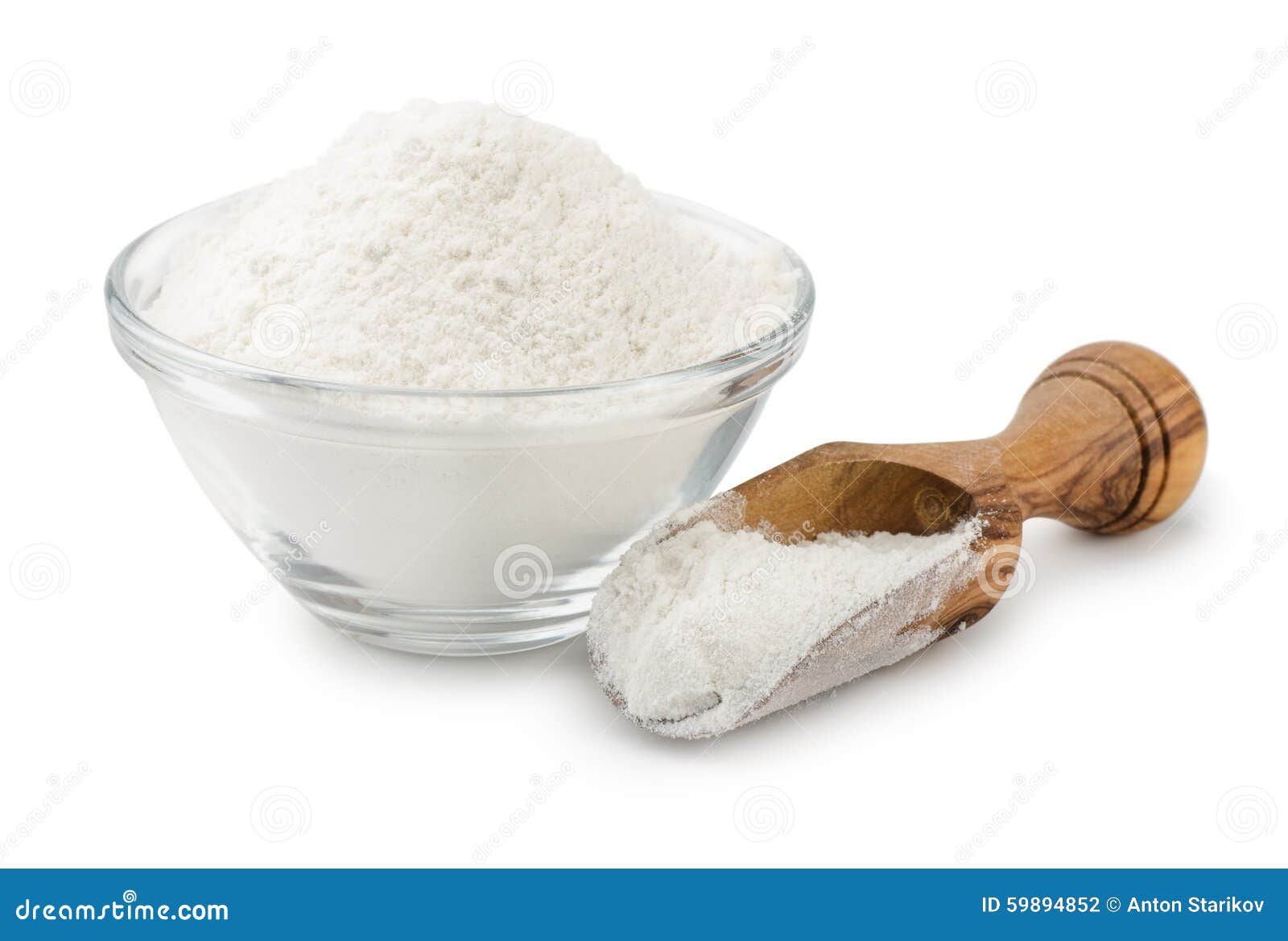 wheat flour in bowl and scoop
