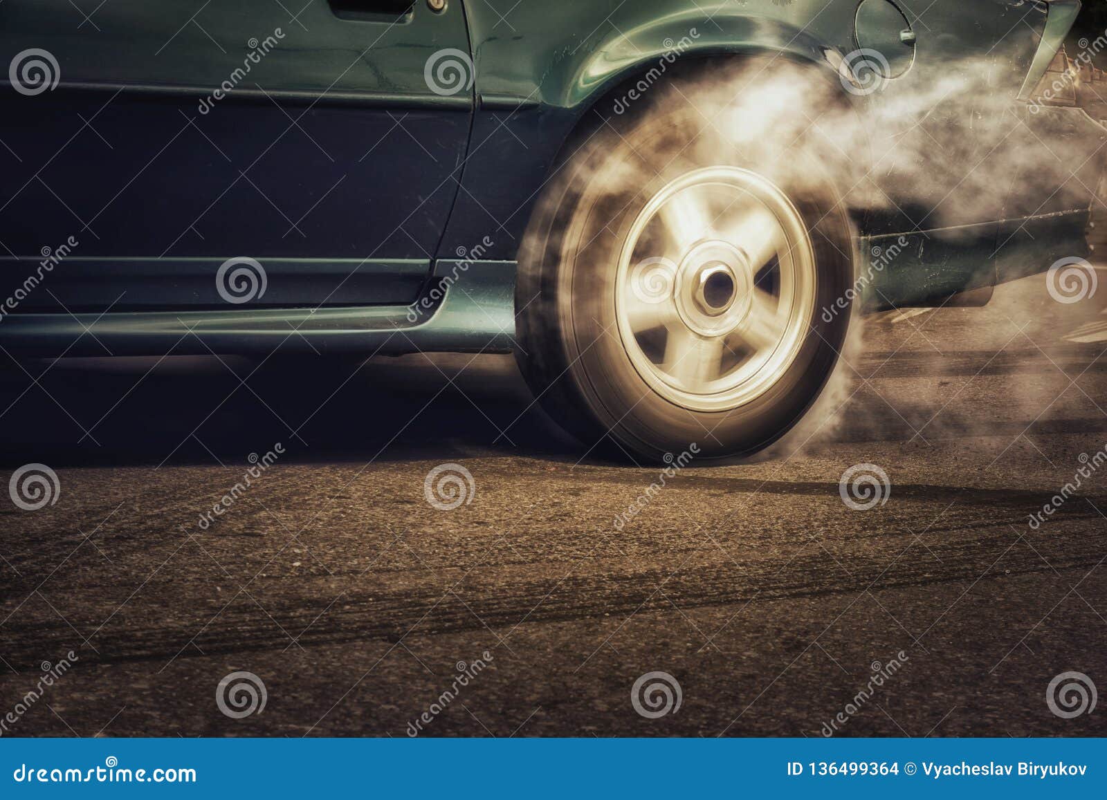 Wheel drifting and smoking stock photo. Image of drifting 136499364