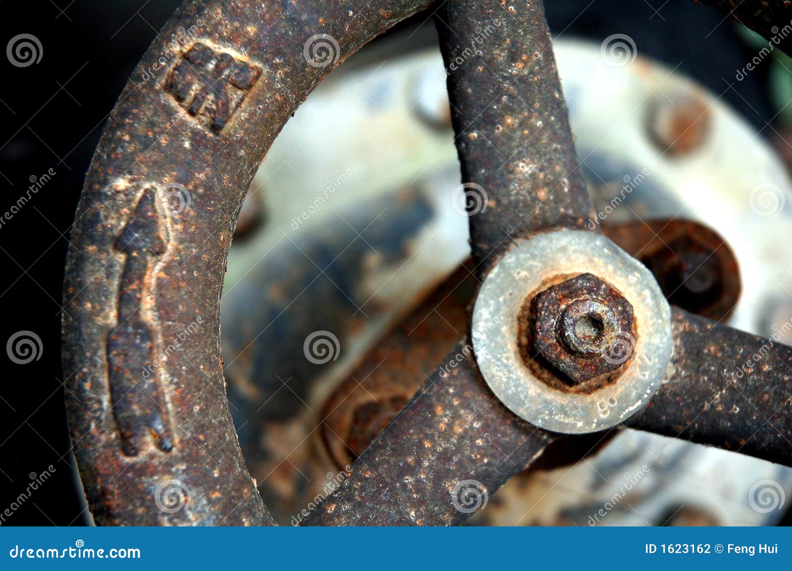 Wheel valve stock illustration. Illustration of brass 1623162