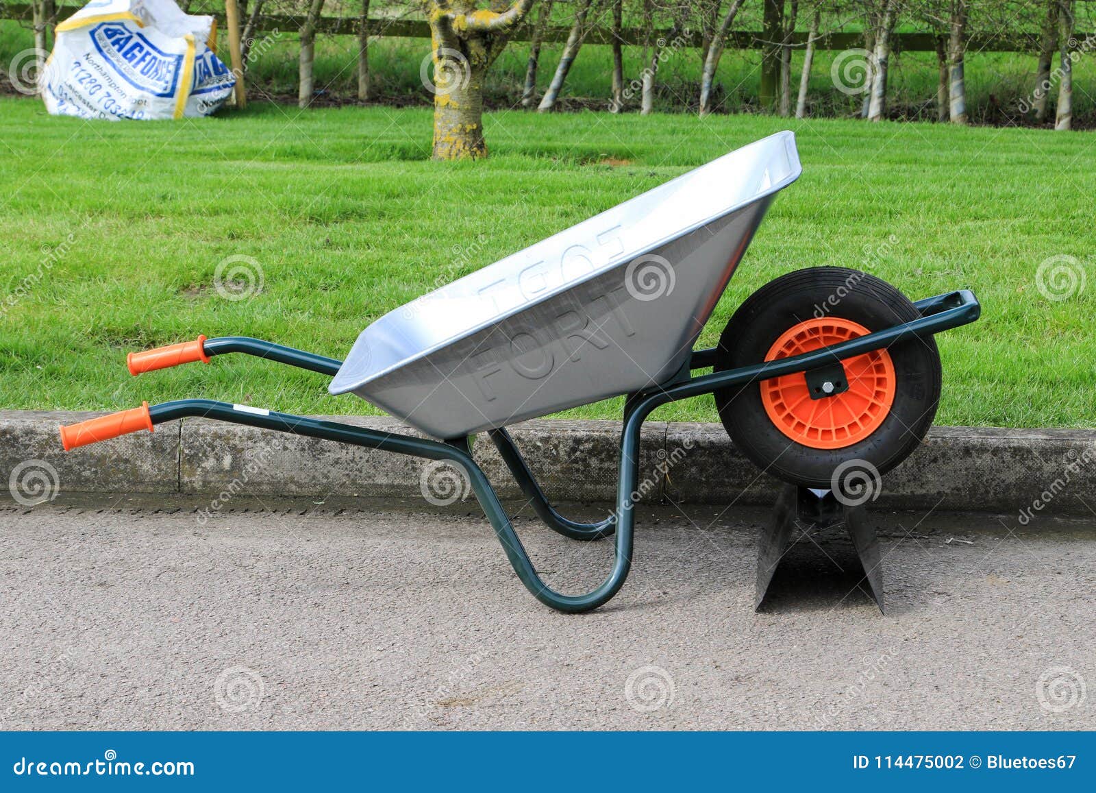 IV. Essential Tools and Accessories for Wheelbarrow Maintenance