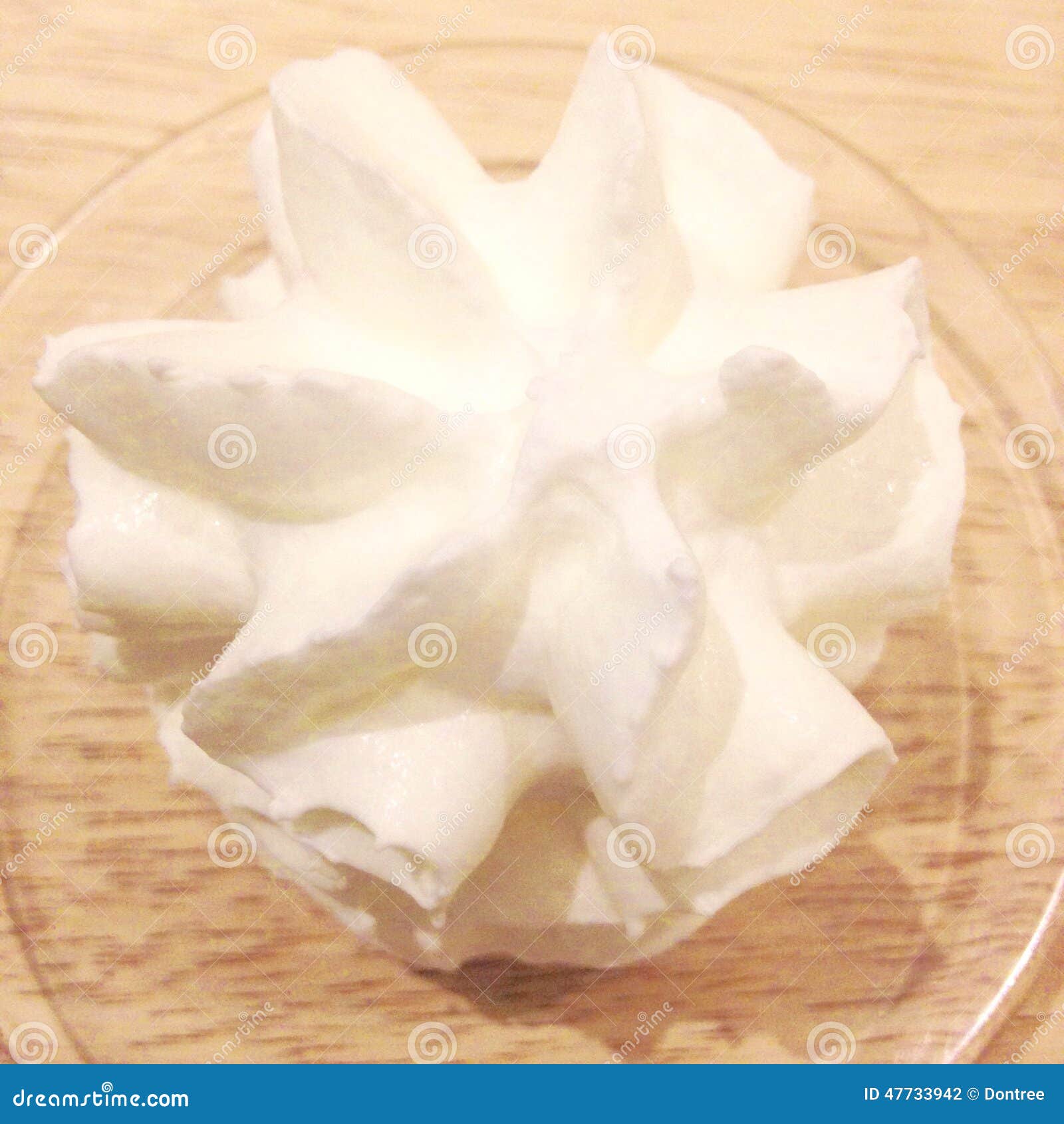 Whipping Cream Tips And Tricks. Use Hand Whisk. Professional Chef Hold