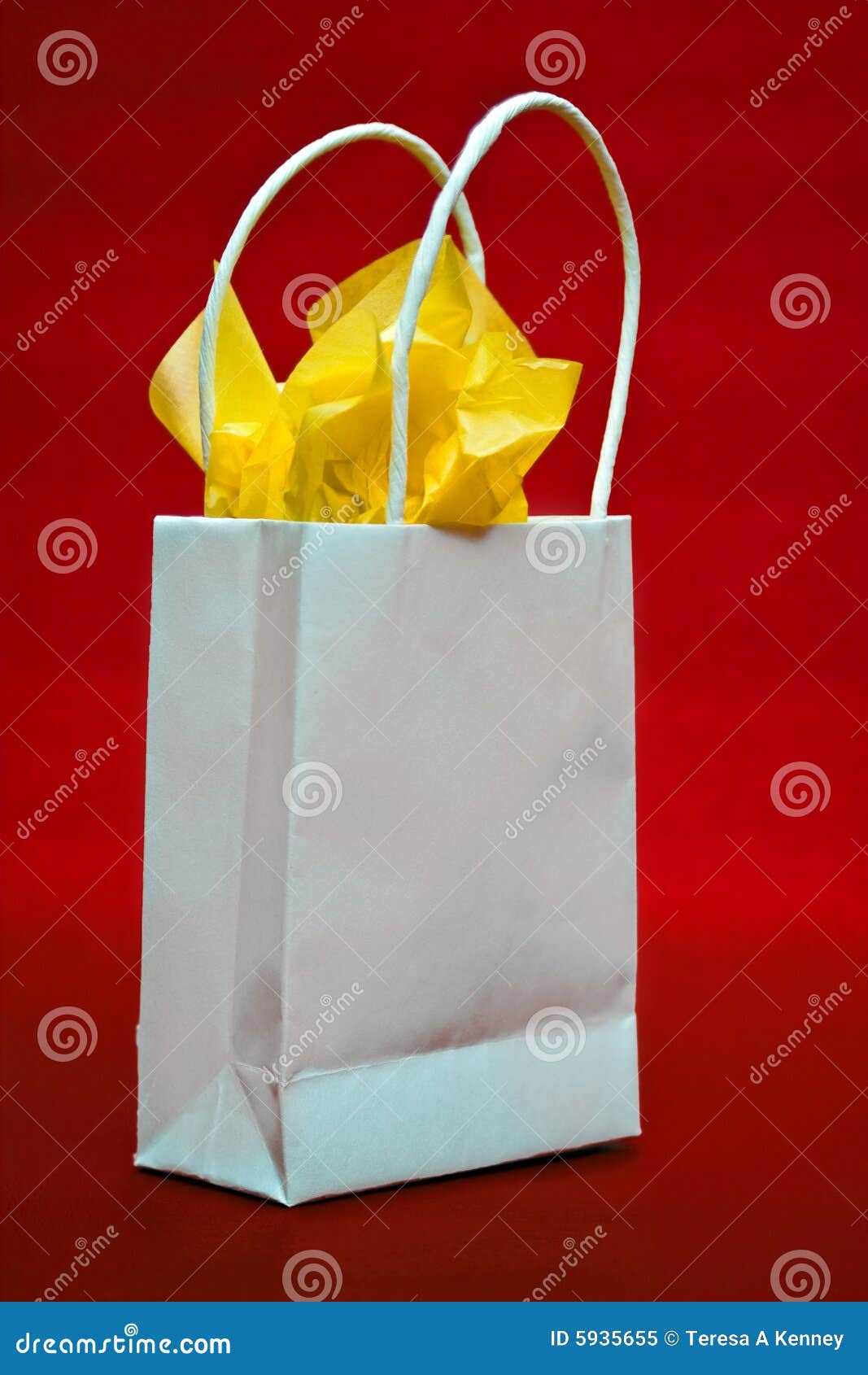 Red Gift Bag Stock Photo - Download Image Now - Tissue Paper, Gift