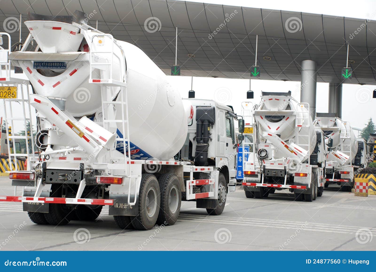 White Cement Mixer Truck editorial image. Image of machinery 24877560