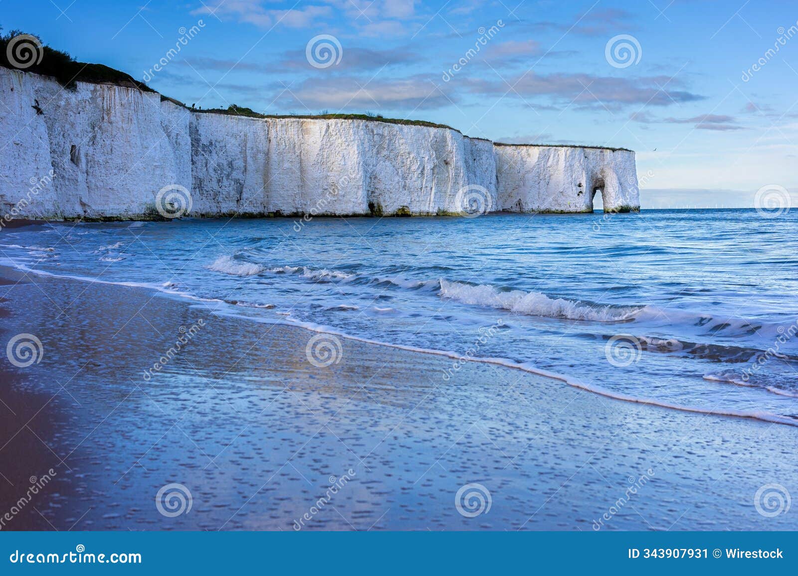 white chalk cliffs at botany bay