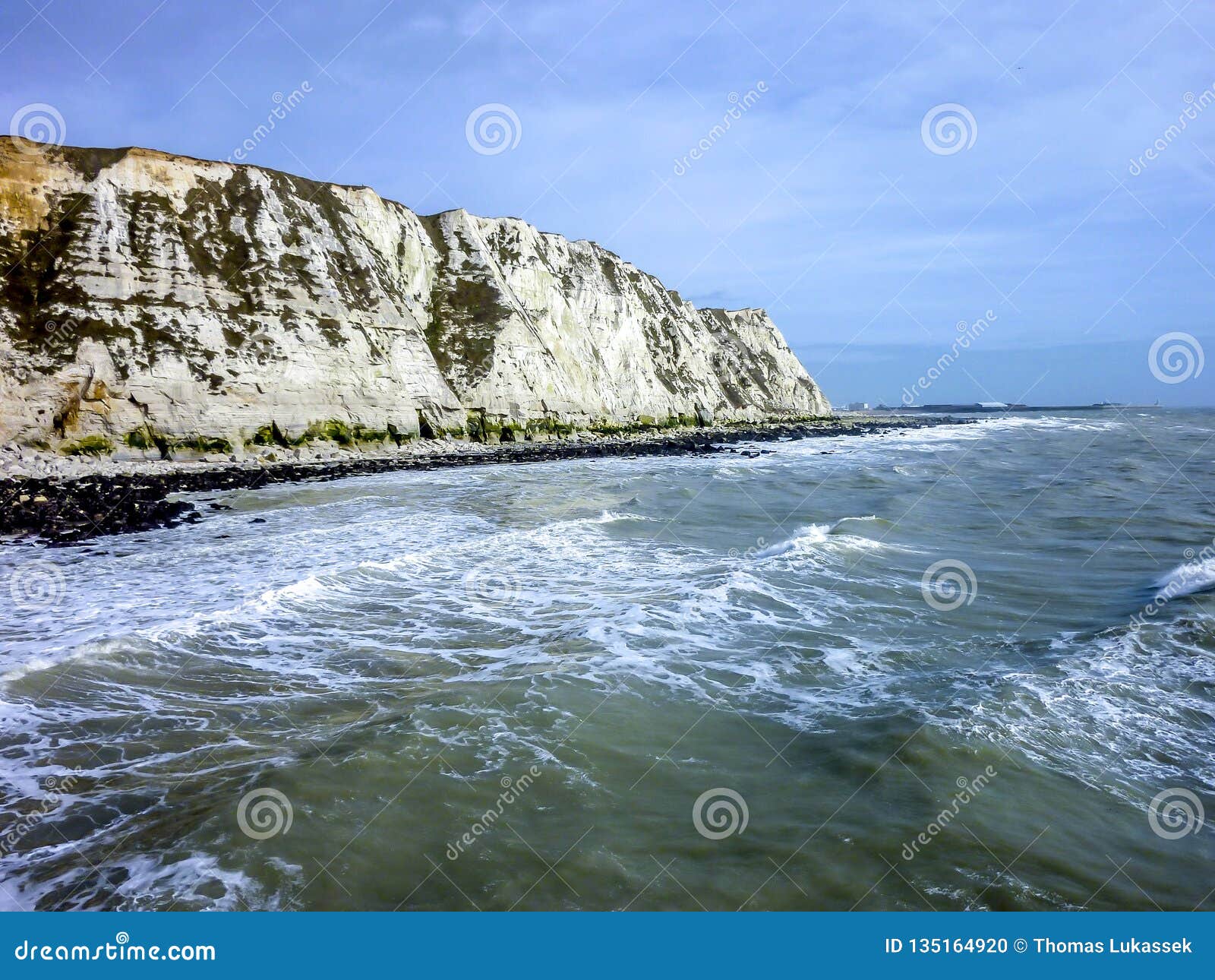 The White Cliffs of Dover Seen from Samhire Hoe Stock Photo - Image of ...