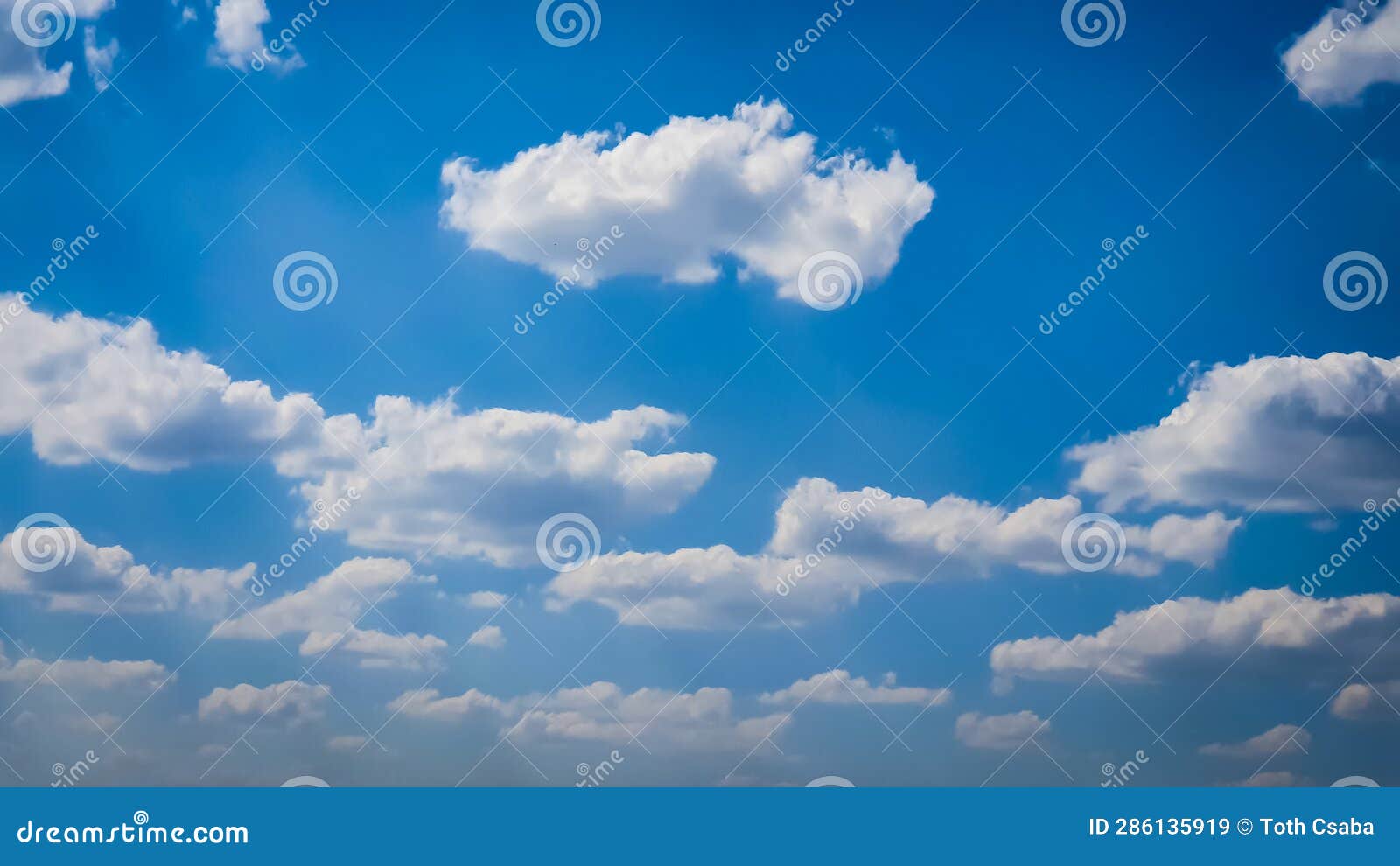 white cumulo nimbus cloud cover wheather partly cloudy partly sunny