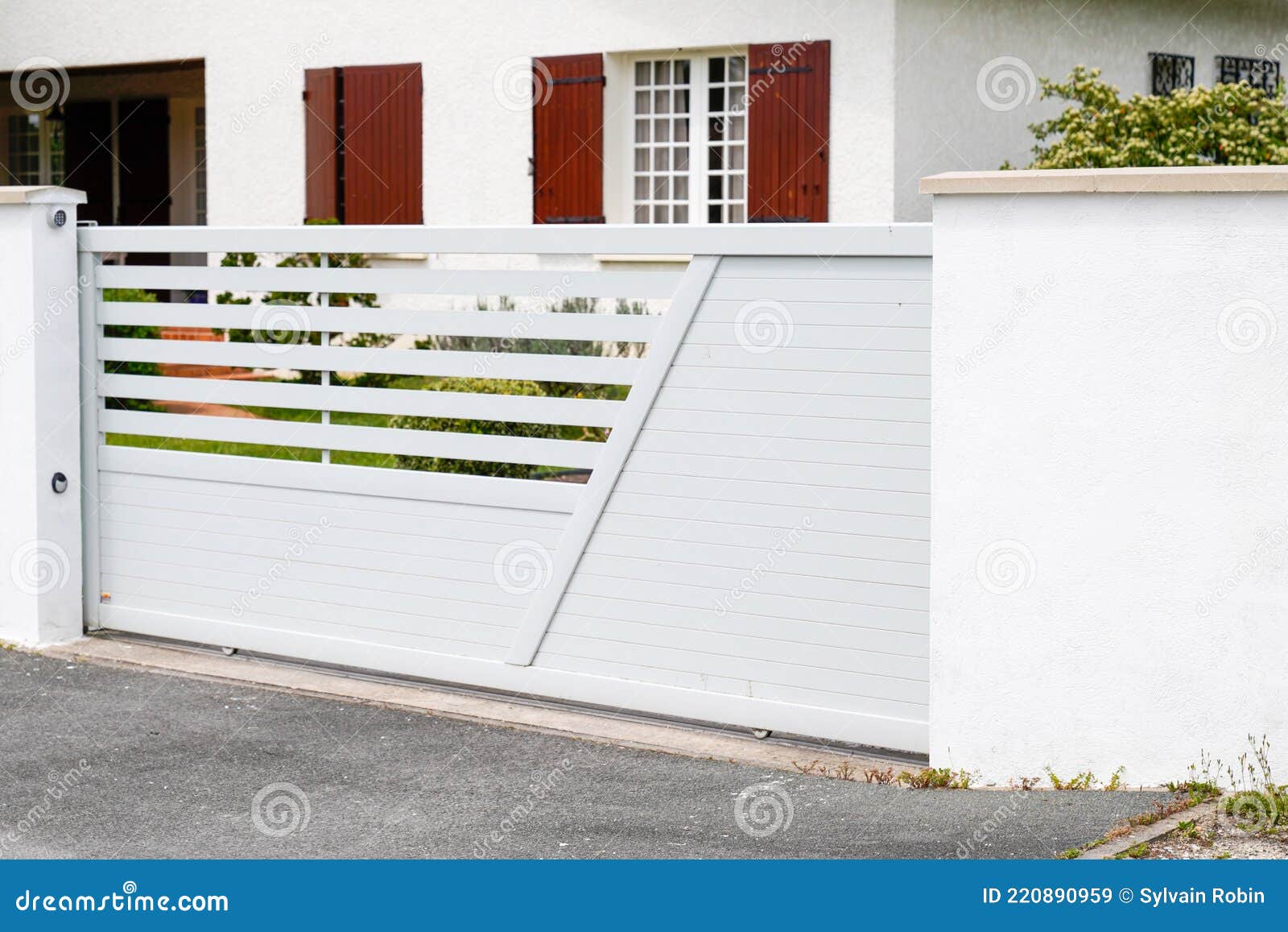 White Door Aluminum Modern Sliding Gate Home Portal of Suburb City ...