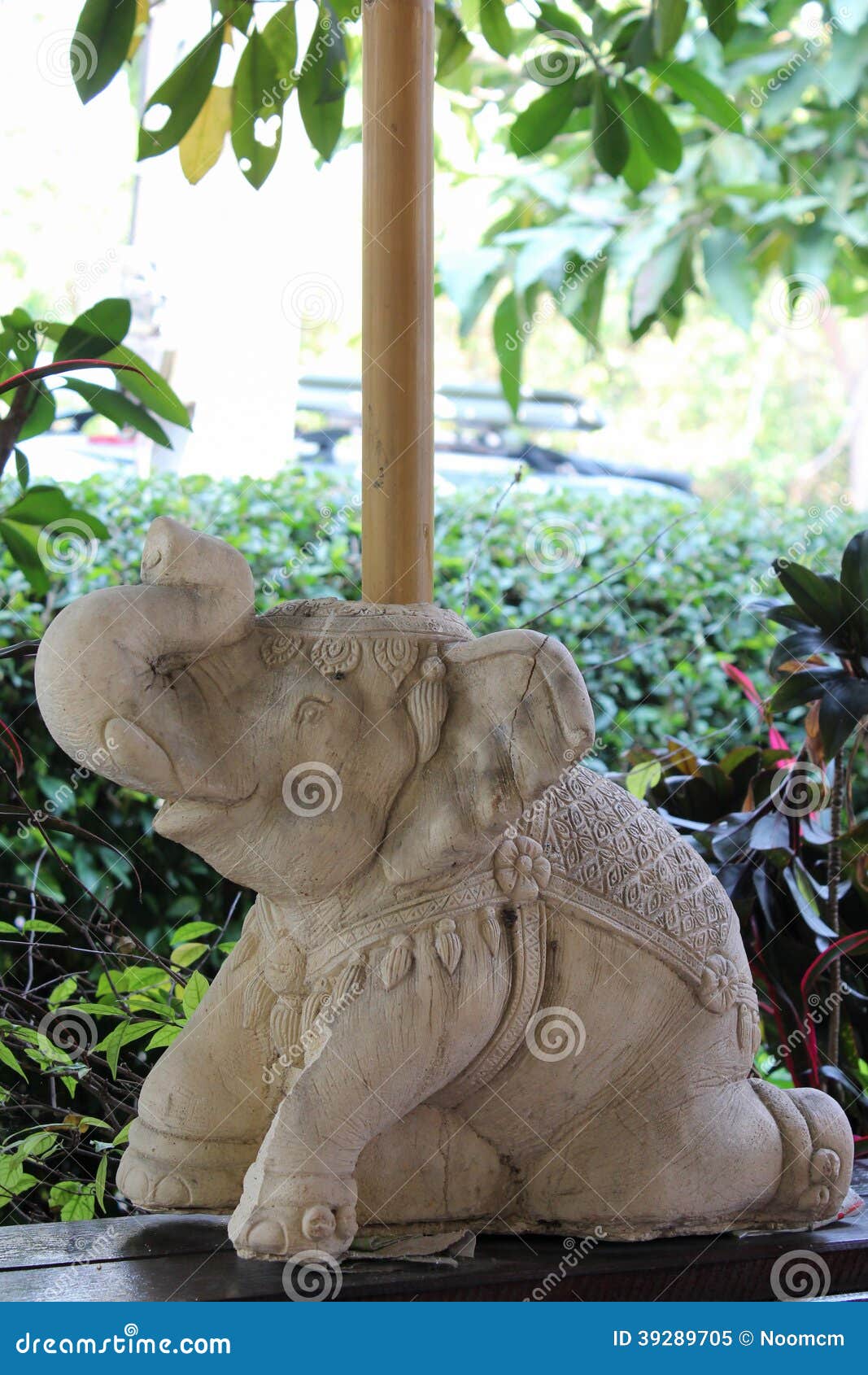 White elephant statue stock image. Image of proboscis 39289705