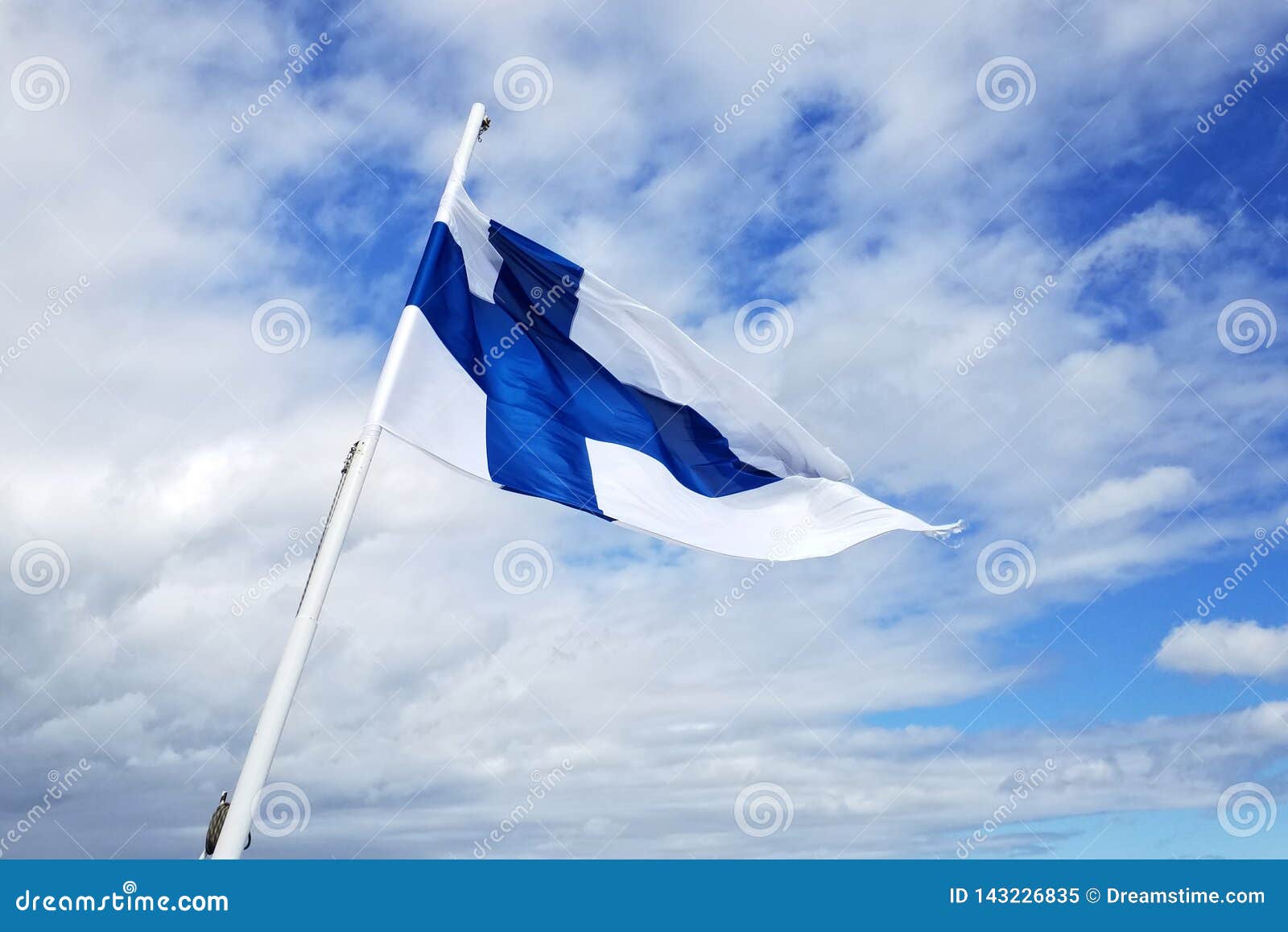 Pastor Smag efter skole White Flag with Blue Cross on Blue Sky Background Stock Image - Image of  pole, europe: 143226835
