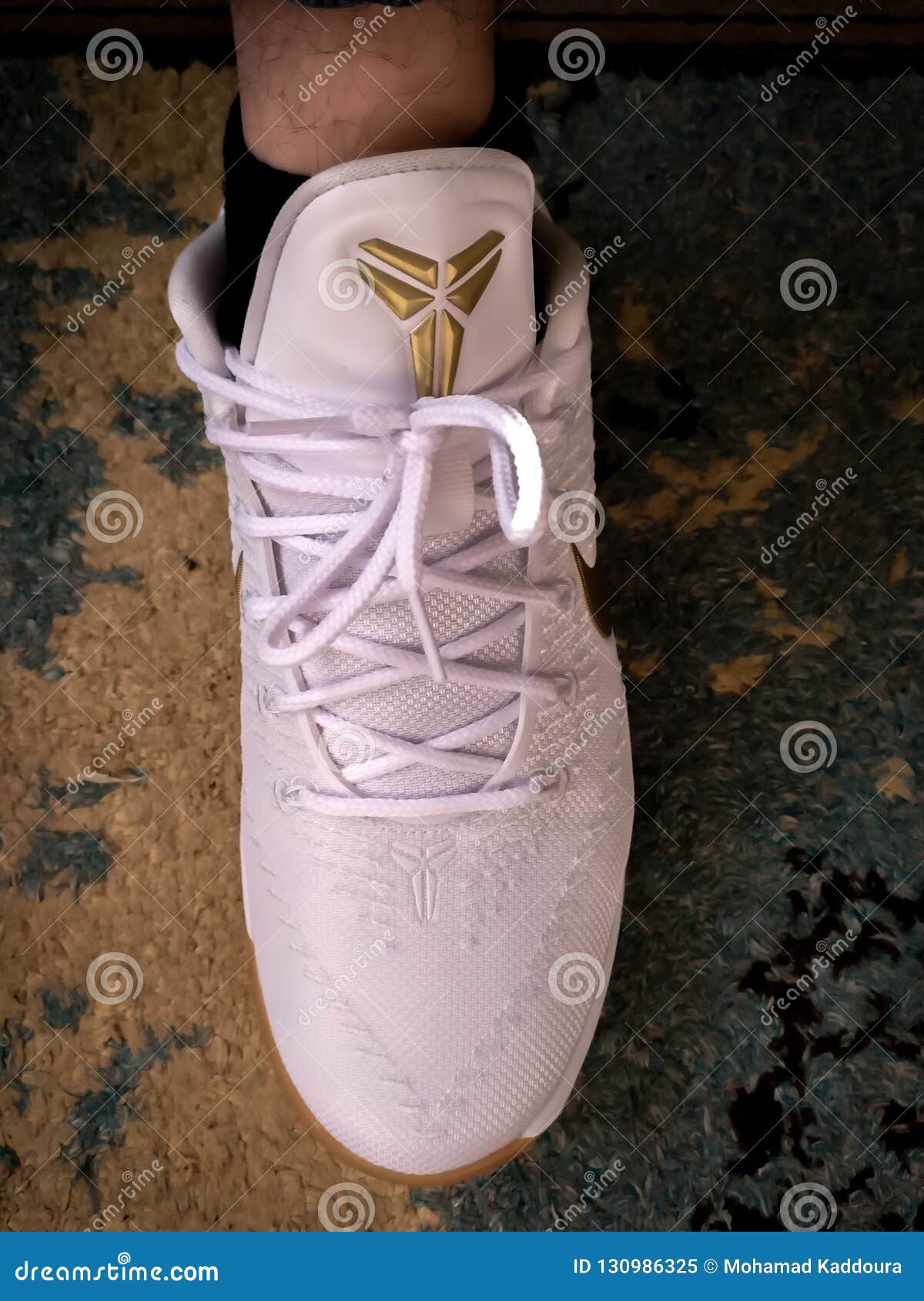 kobe bryant shoes white