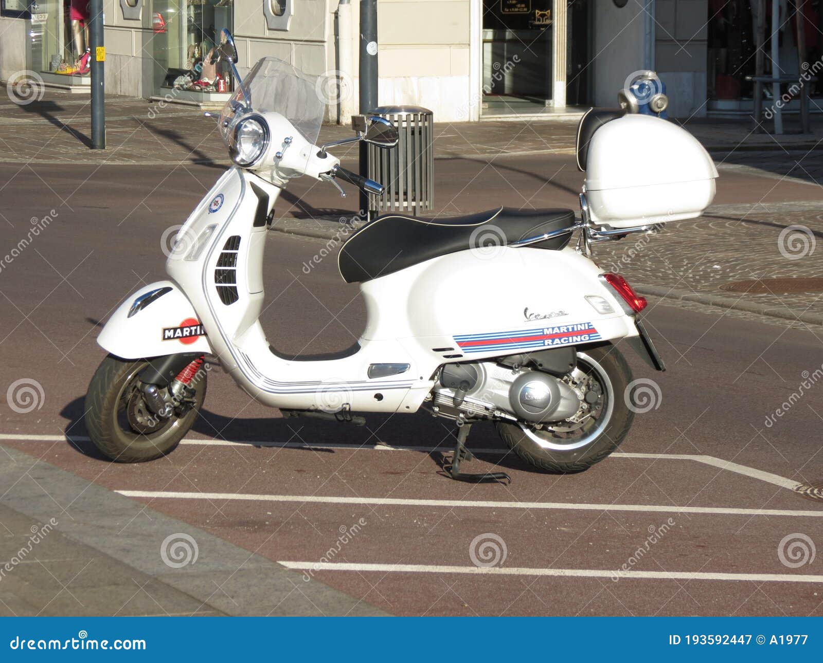 spisekammer hensynsløs Dempsey 165 Scooter Vienna Stock Photos - Free & Royalty-Free Stock Photos from  Dreamstime