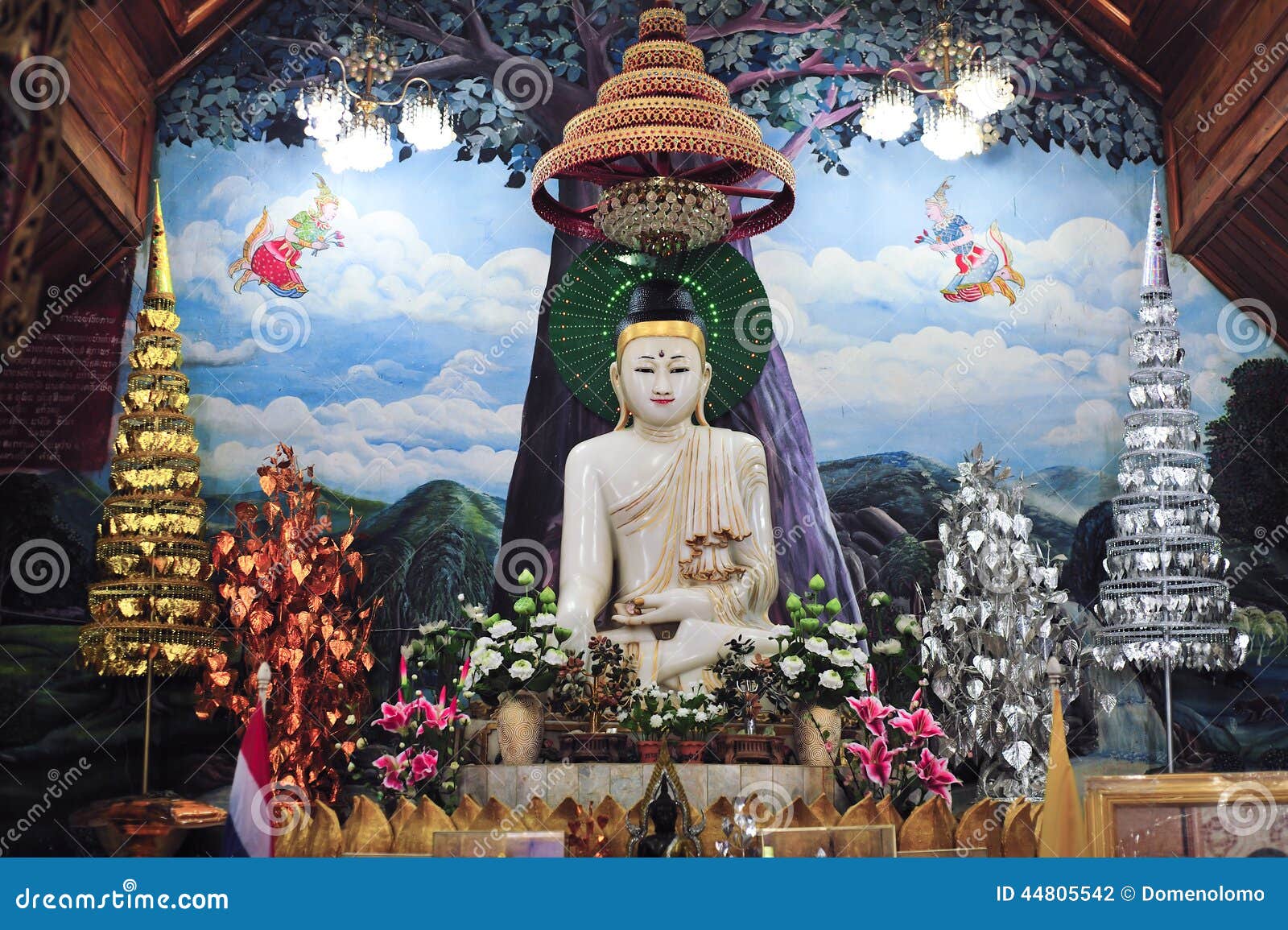 white jade buddha statue