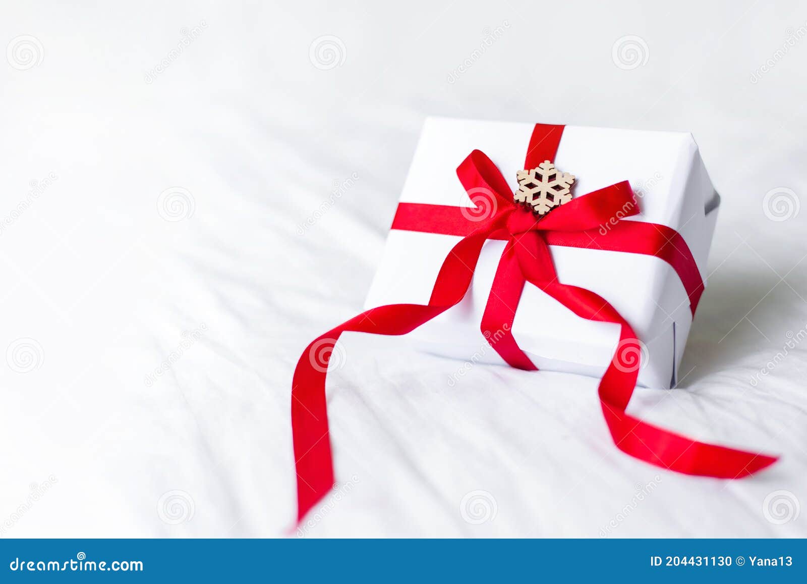 28,367 Dark Red Ribbon Stock Photos - Free & Royalty-Free Stock Photos from  Dreamstime